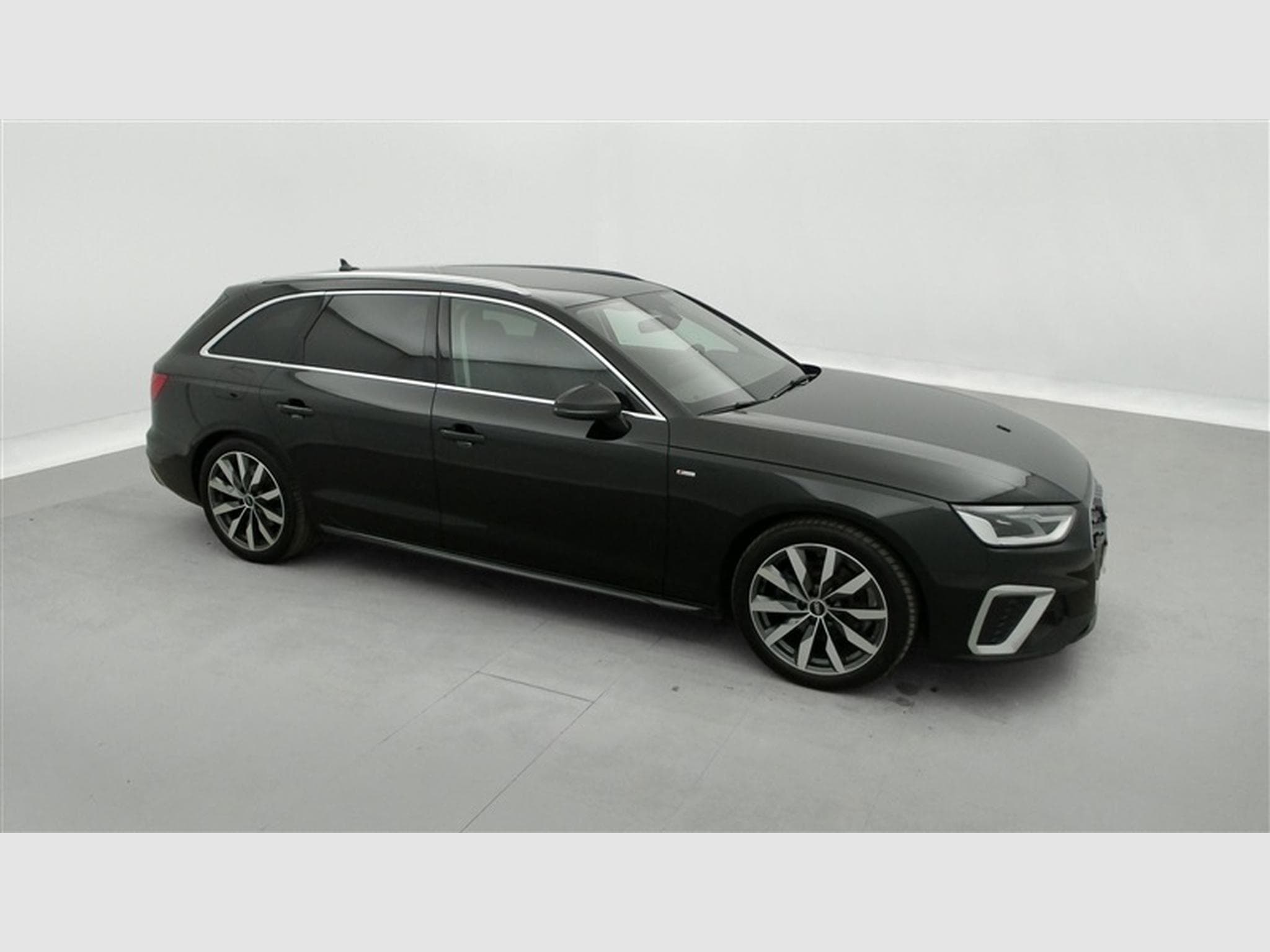 Audi A4 Avant 30 TDi S-tronic S-Line Navi / Led (2022) - Photo 24