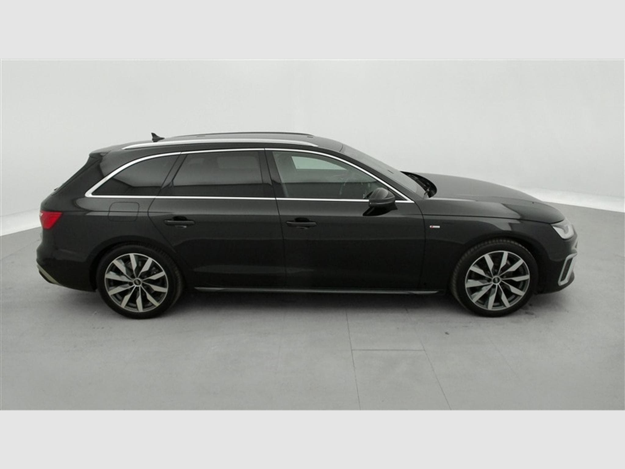 Audi A4 Avant 30 TDi S-tronic S-Line Navi / Led (2022) - Photo 25