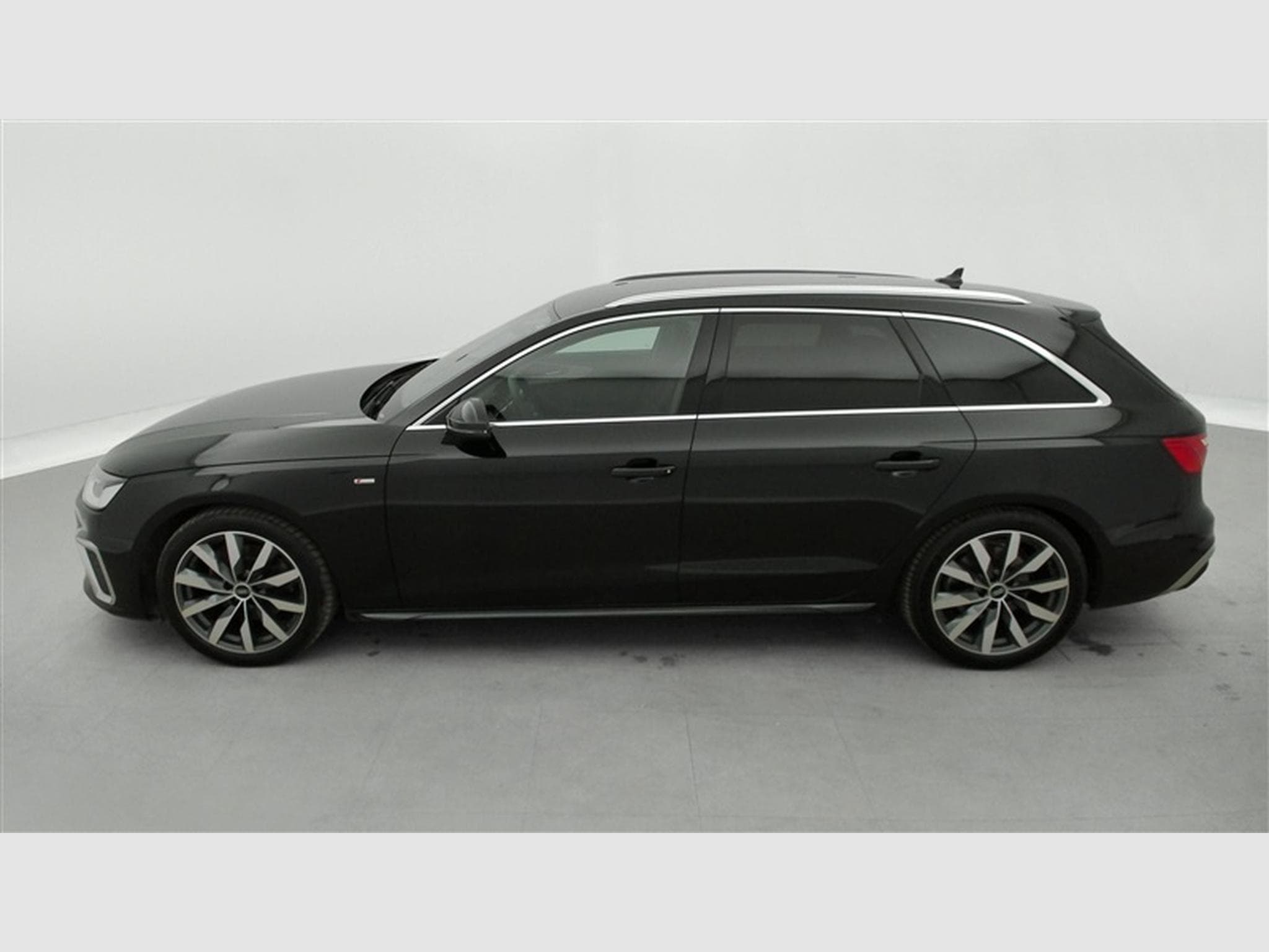 Audi A4 Avant 30 TDi S-tronic S-Line Navi / Led (2022) - Photo 3