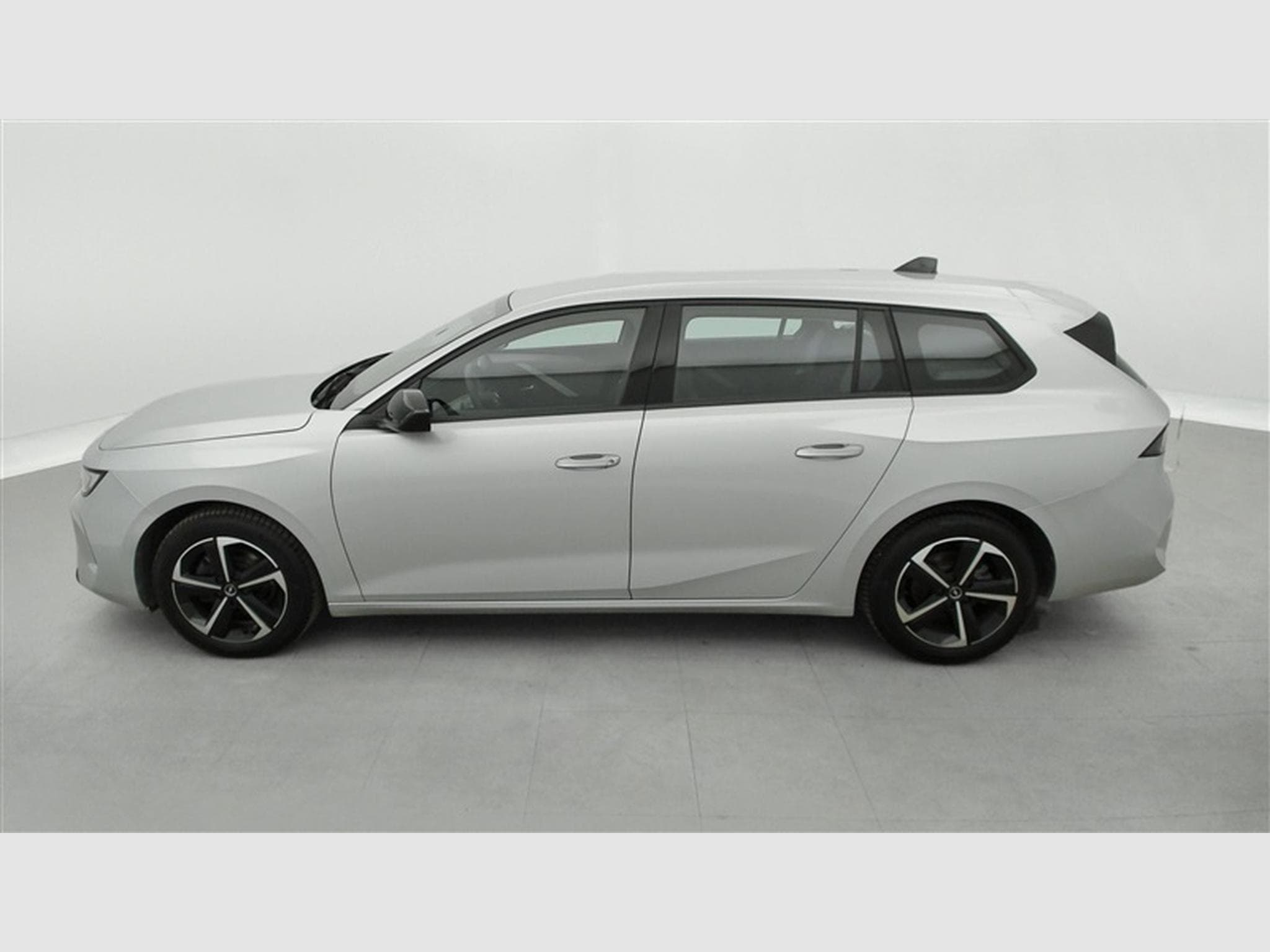 Opel Astra Sports Tourer 1.2 Turbo Edition NAVI / FULL LED / CARPLAY (2024) - Photo 3