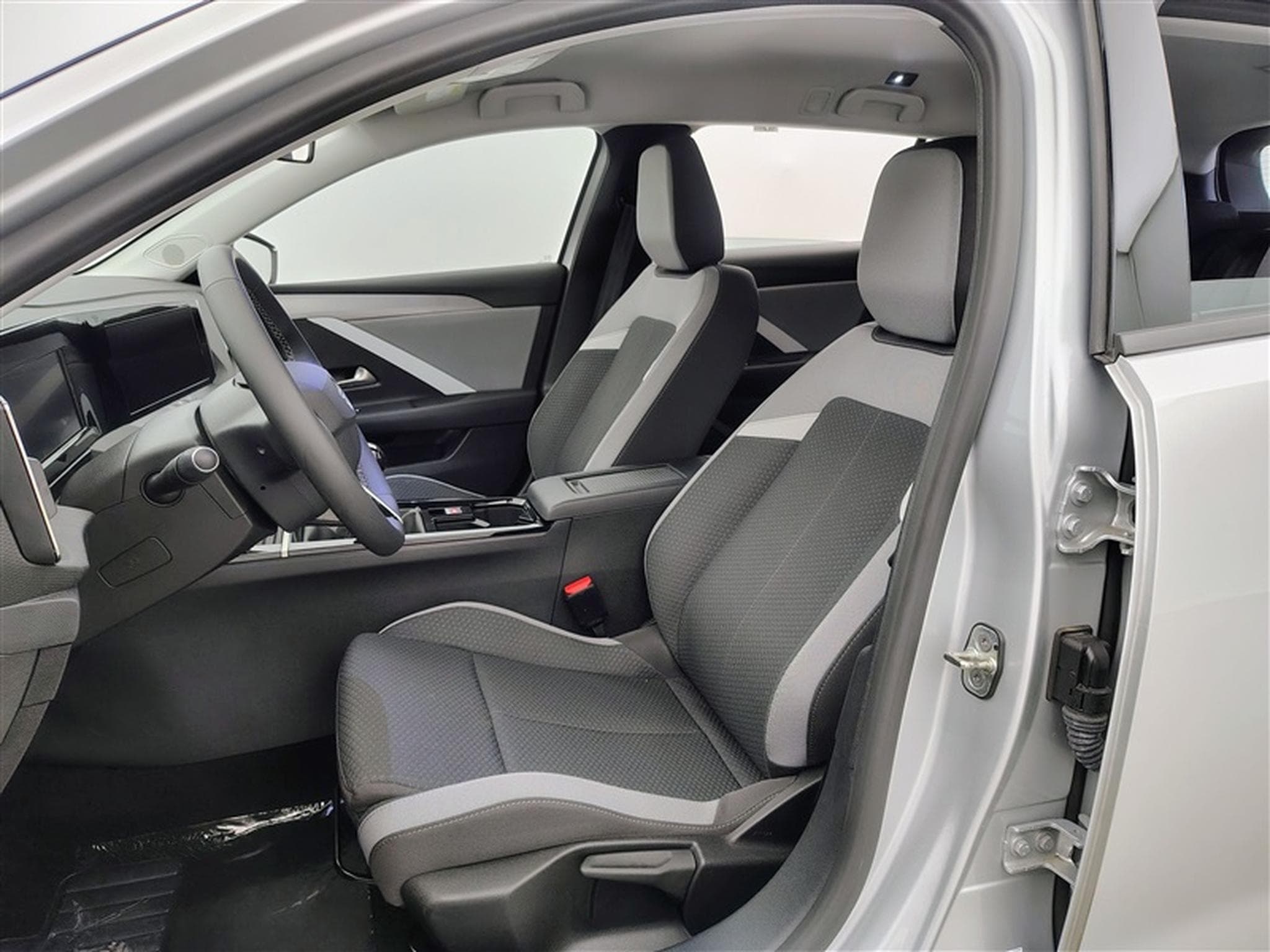 Opel Astra Sports Tourer 1.2 Turbo Edition NAVI / FULL LED / CARPLAY (2024) - Photo 7