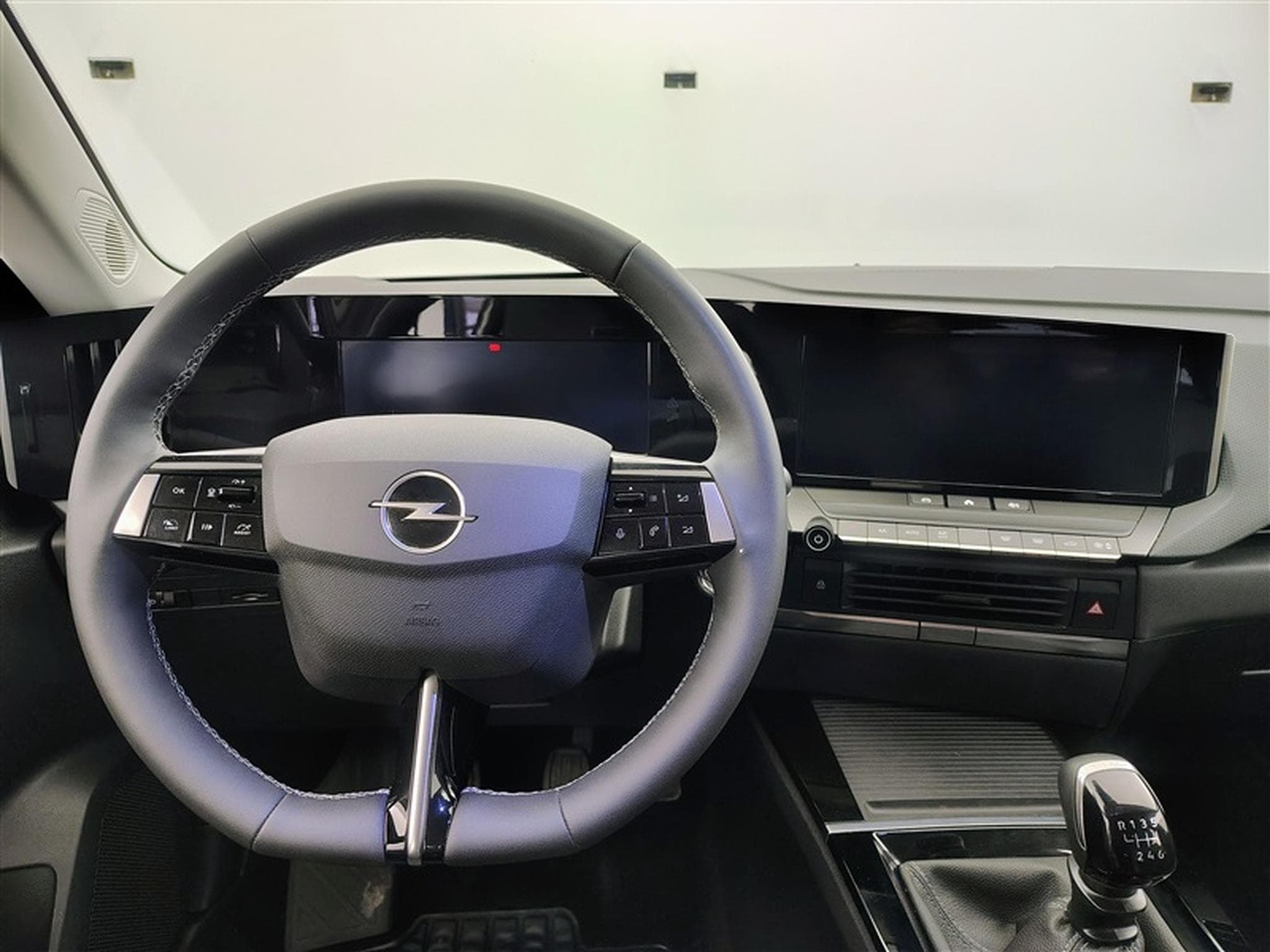 Opel Astra Sports Tourer 1.2 Turbo Edition NAVI / FULL LED / CARPLAY (2024) - Photo 9