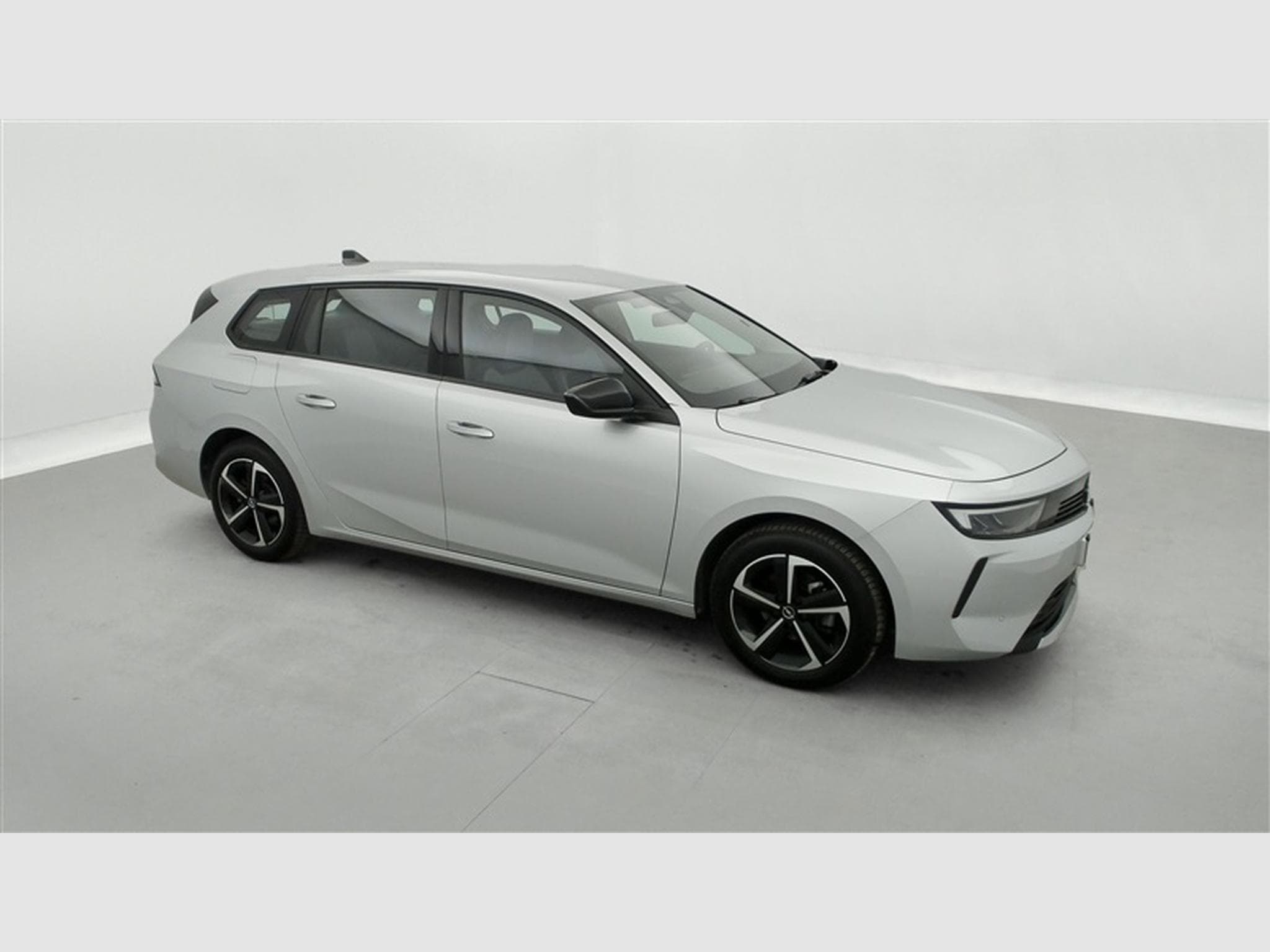 Opel Astra Sports Tourer 1.2 Turbo Edition NAVI / FULL LED / CARPLAY (2024) - Foto 23