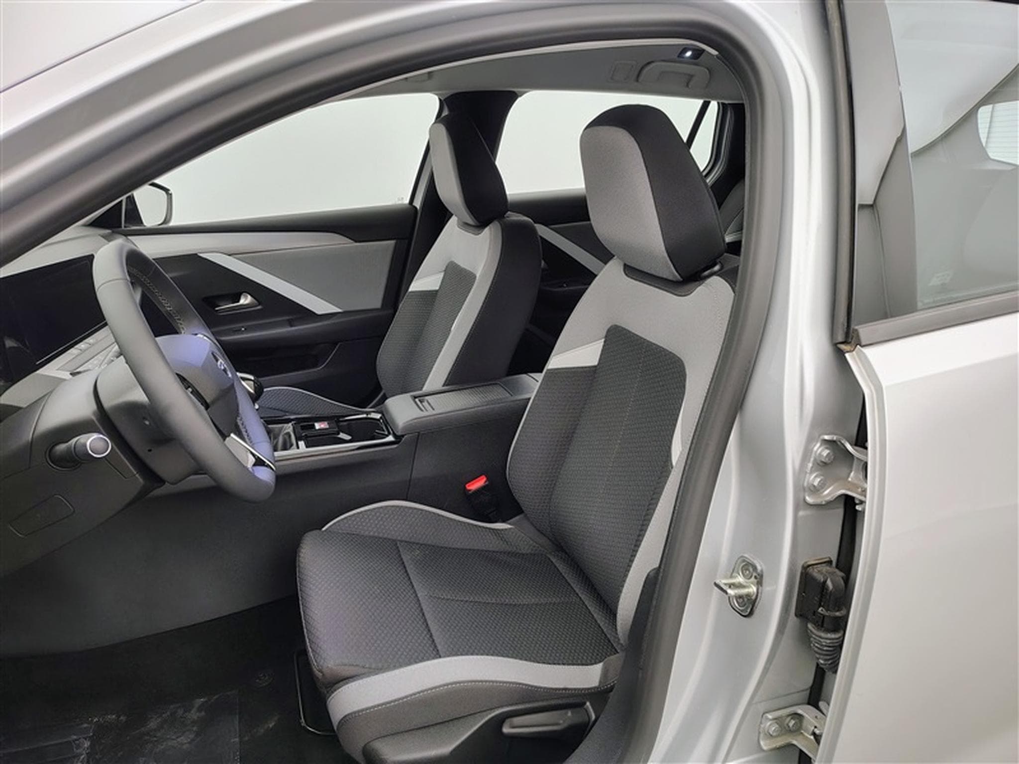 Opel Astra Sports Tourer 1.2 Turbo Edition NAVI / FULL LED / CARPLAY (2024) - Foto 7