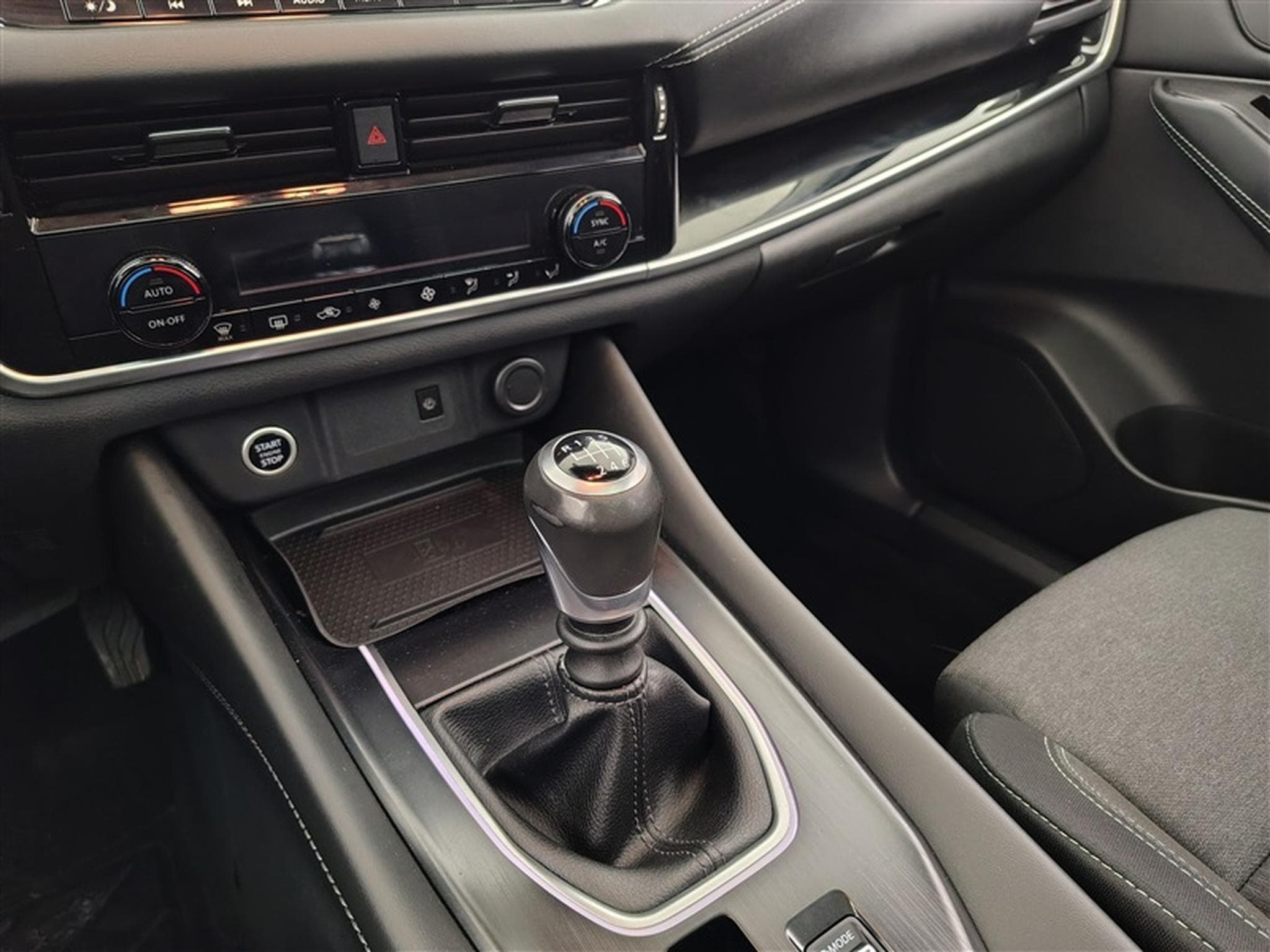 Nissan Qashqai 1.3 DIG-T MHEV Tekna (2022) - Foto 12