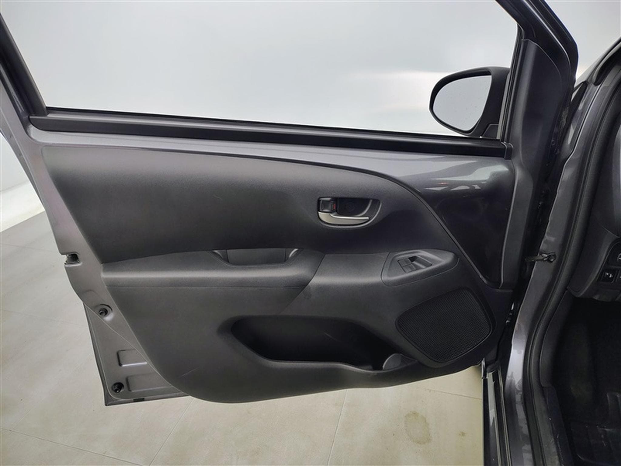 Toyota Aygo 1.0i VVT-i x-play II M/M (2021) - Foto 16