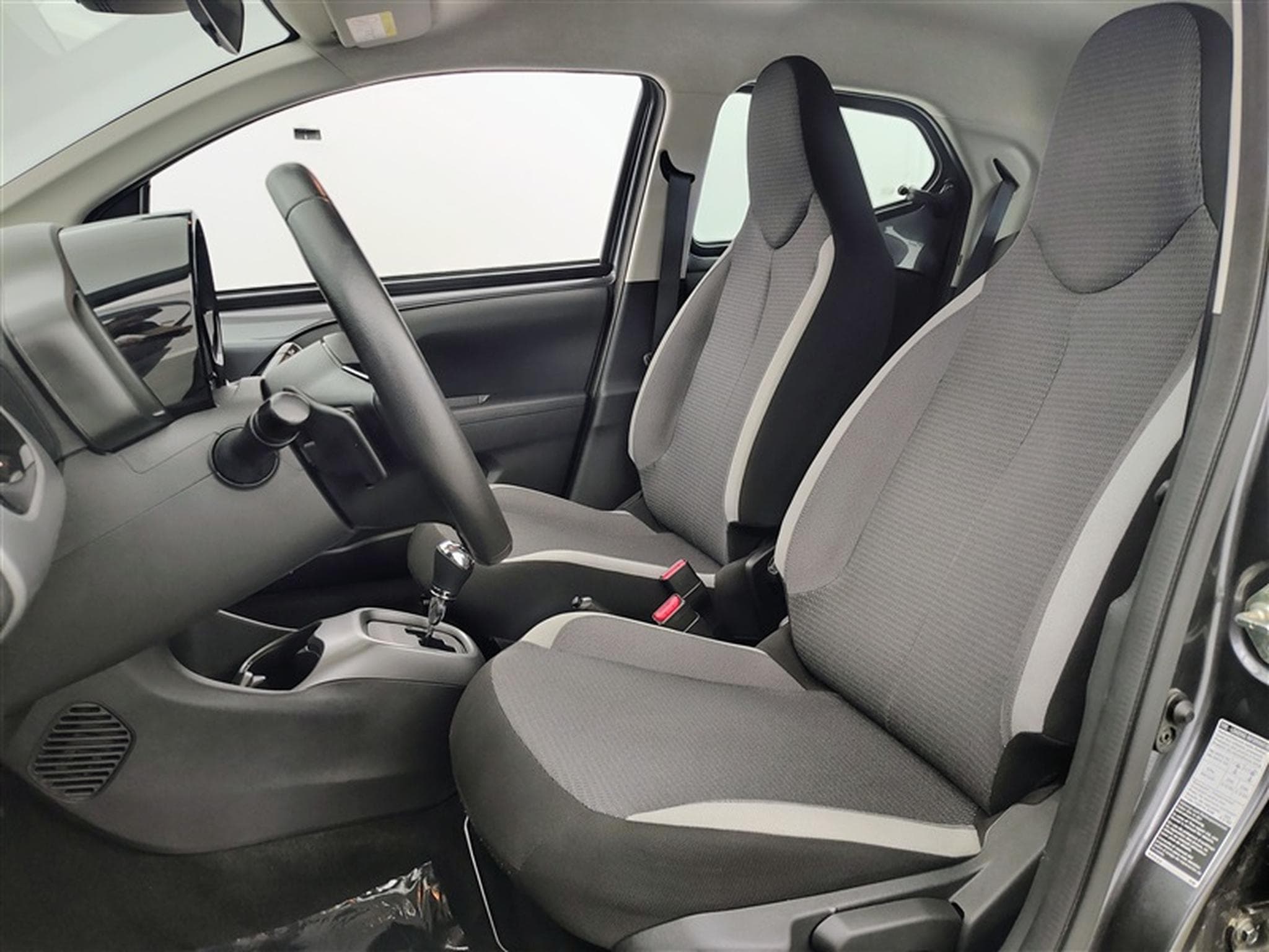 Toyota Aygo 1.0i VVT-i x-play II M/M (2021) - Foto 7