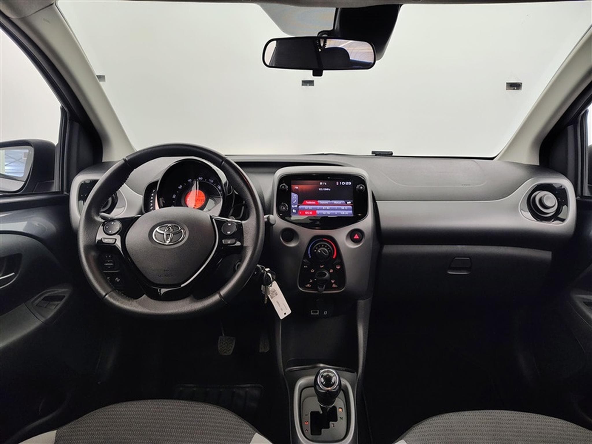 Toyota Aygo 1.0i VVT-i x-play II M/M (2021) - Foto 8