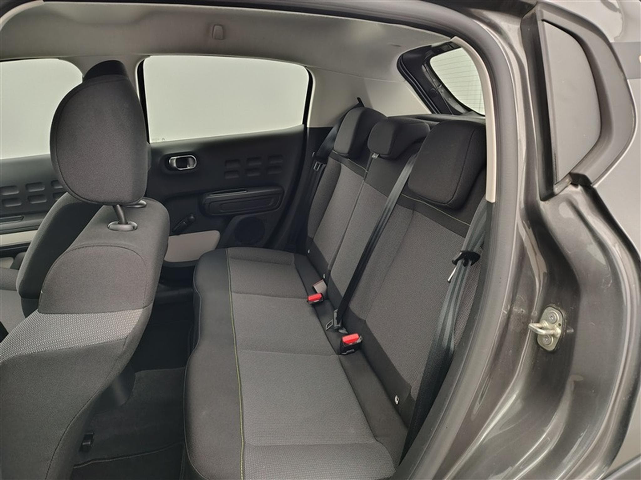 Citroen C3 1.2i PureTech Shine Navi / Led / PDC (2023) - Foto 13
