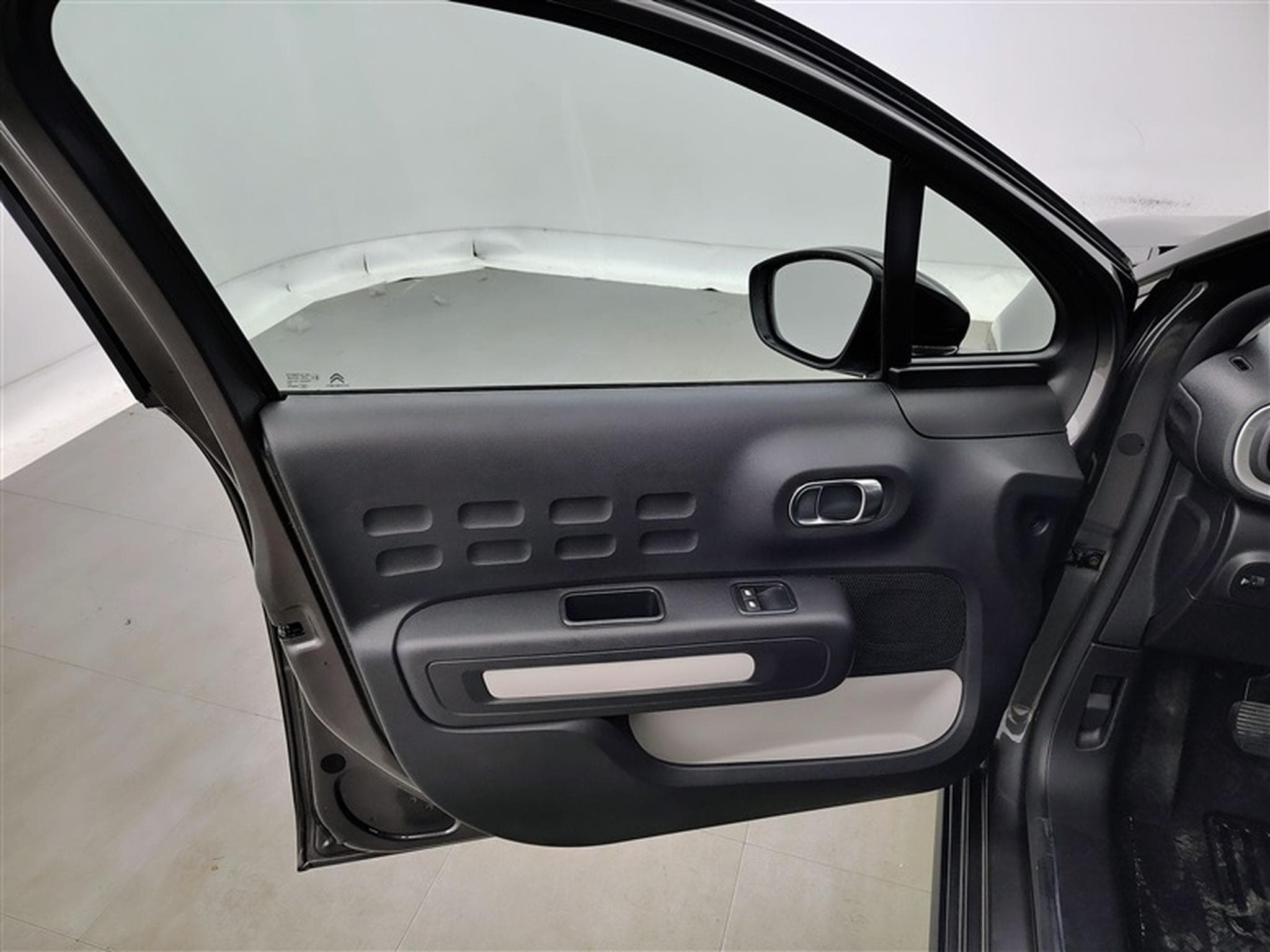 Citroen C3 1.2i PureTech Shine Navi / Led / PDC (2023) - Foto 16
