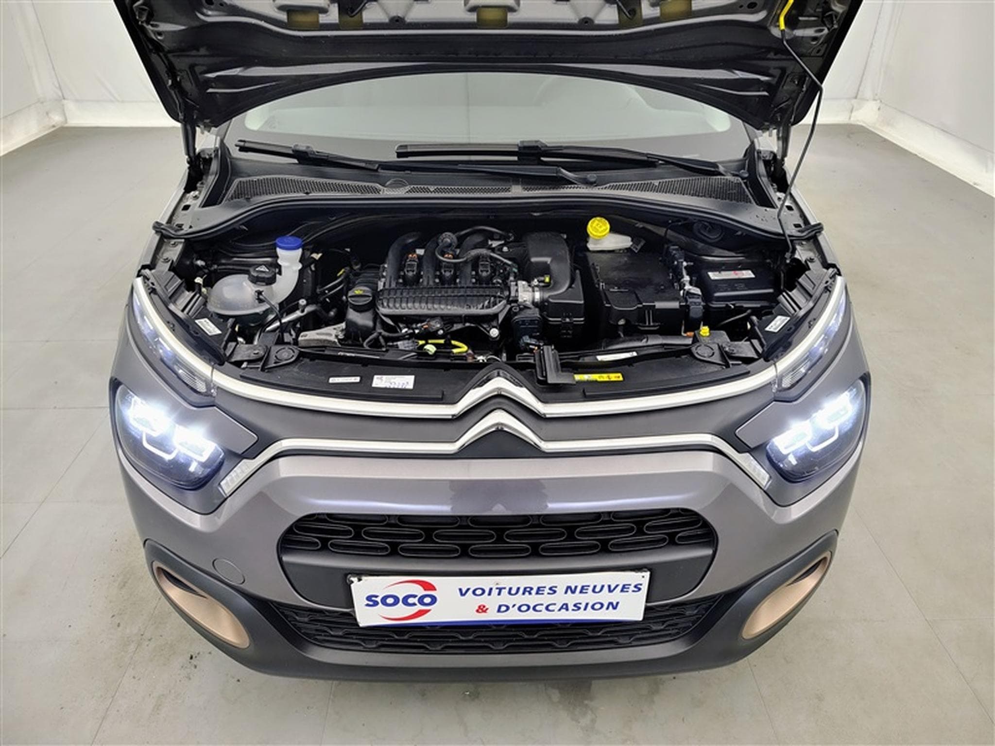 Citroen C3 1.2i PureTech Shine Navi / Led / PDC (2023) - Foto 18