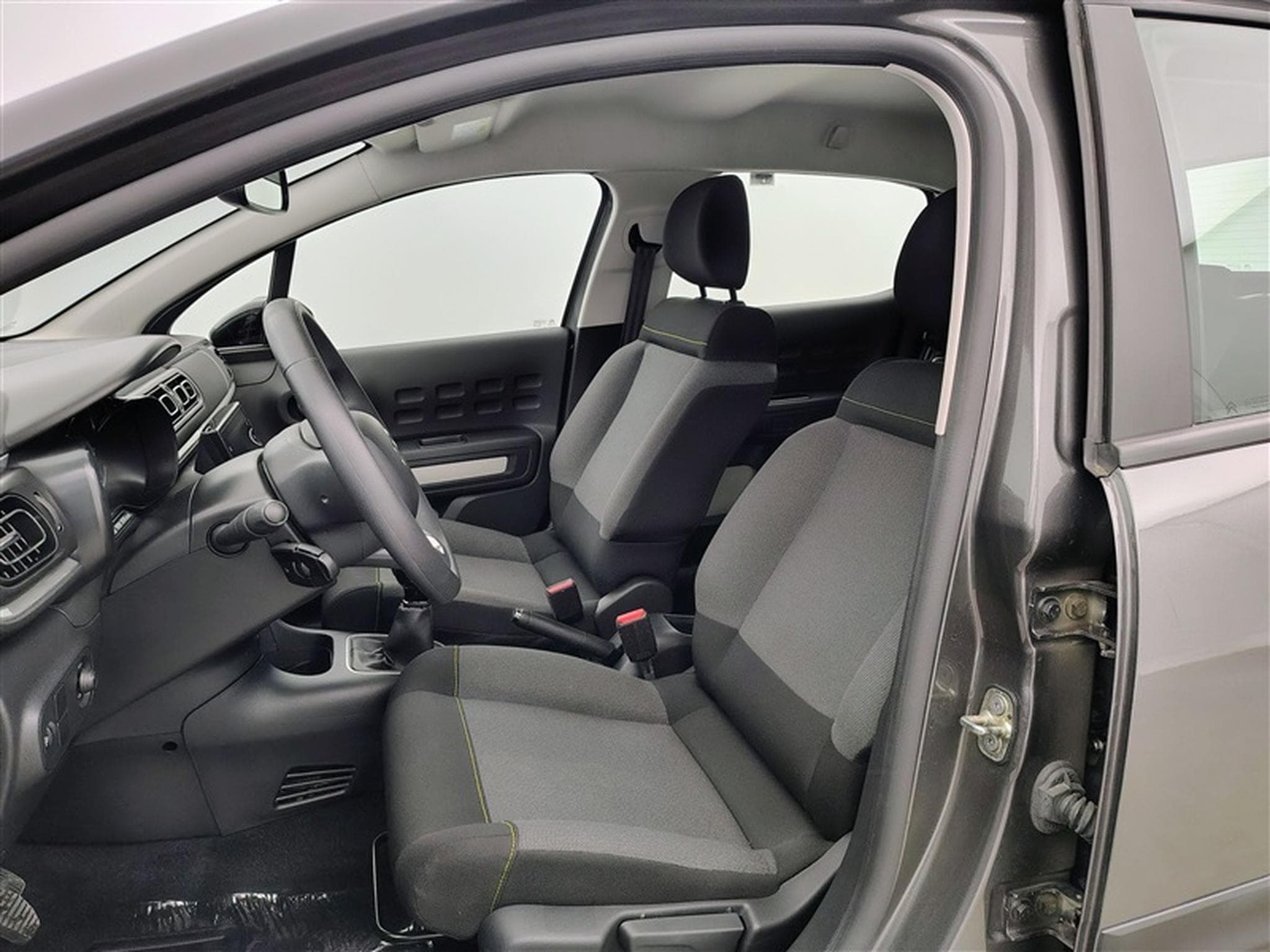 Citroen C3 1.2i PureTech Shine Navi / Led / PDC (2023) - Foto 7