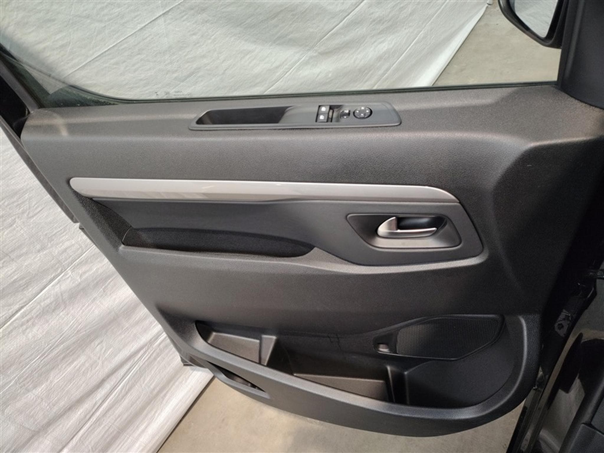 Peugeot Traveller 2.0 BlueHDi 177 Cv AUTO L3 Business/GPS/Carplay/caméra/PDC/ (2025) - Foto 15