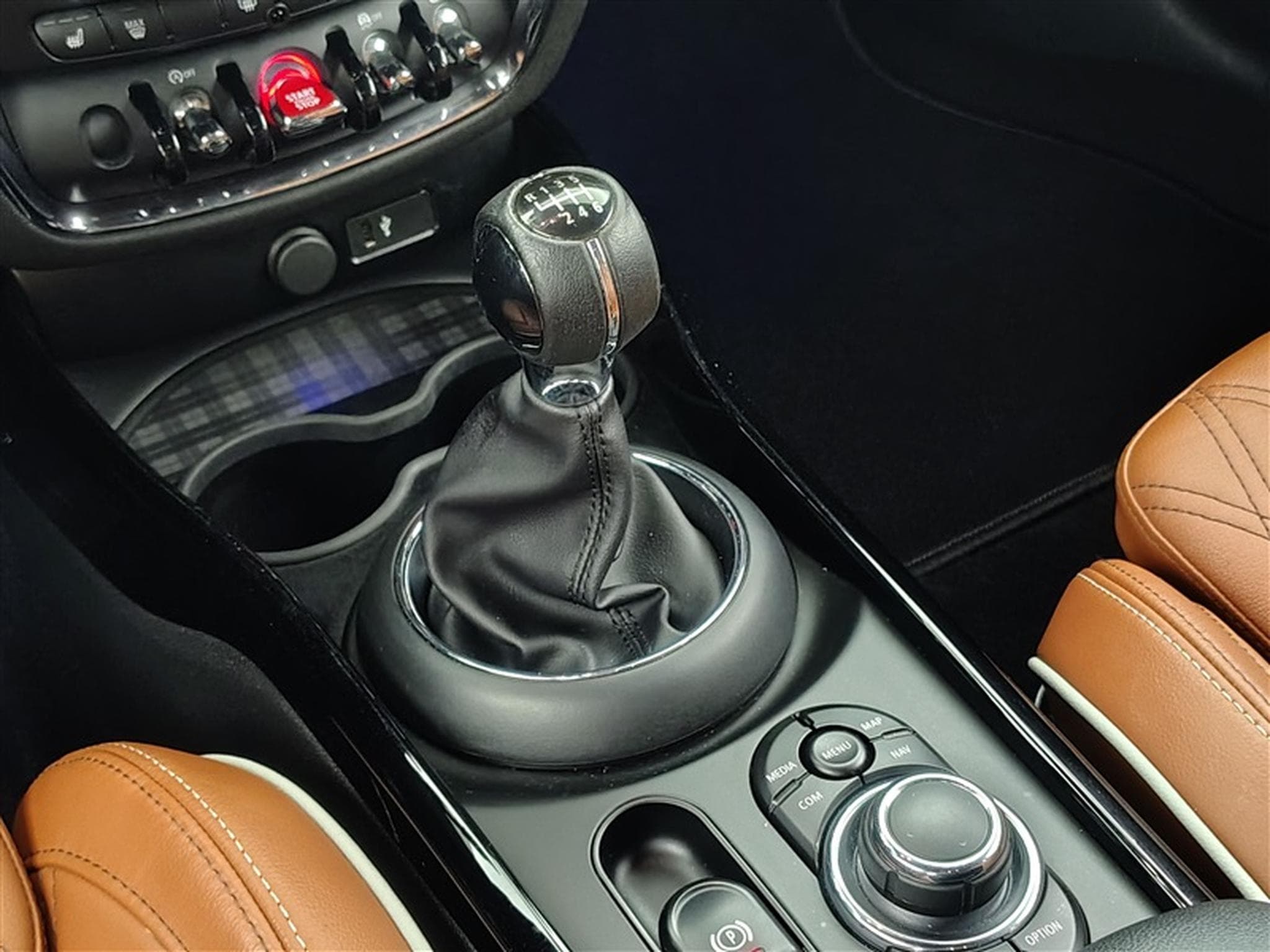 MINI Clubman 1.5 Cuir / Navi / CarPlay / PDC / JA 17 (2022) - Foto 12