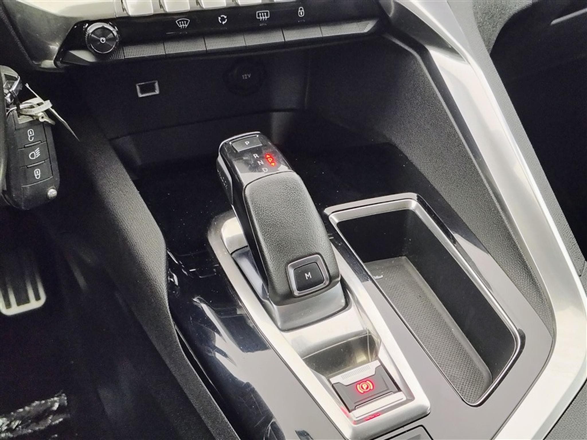 Peugeot 5008 1.2 PureTech Active Pack°NAV°CARPLAY°PDC°JA17 (2020) - Foto 12