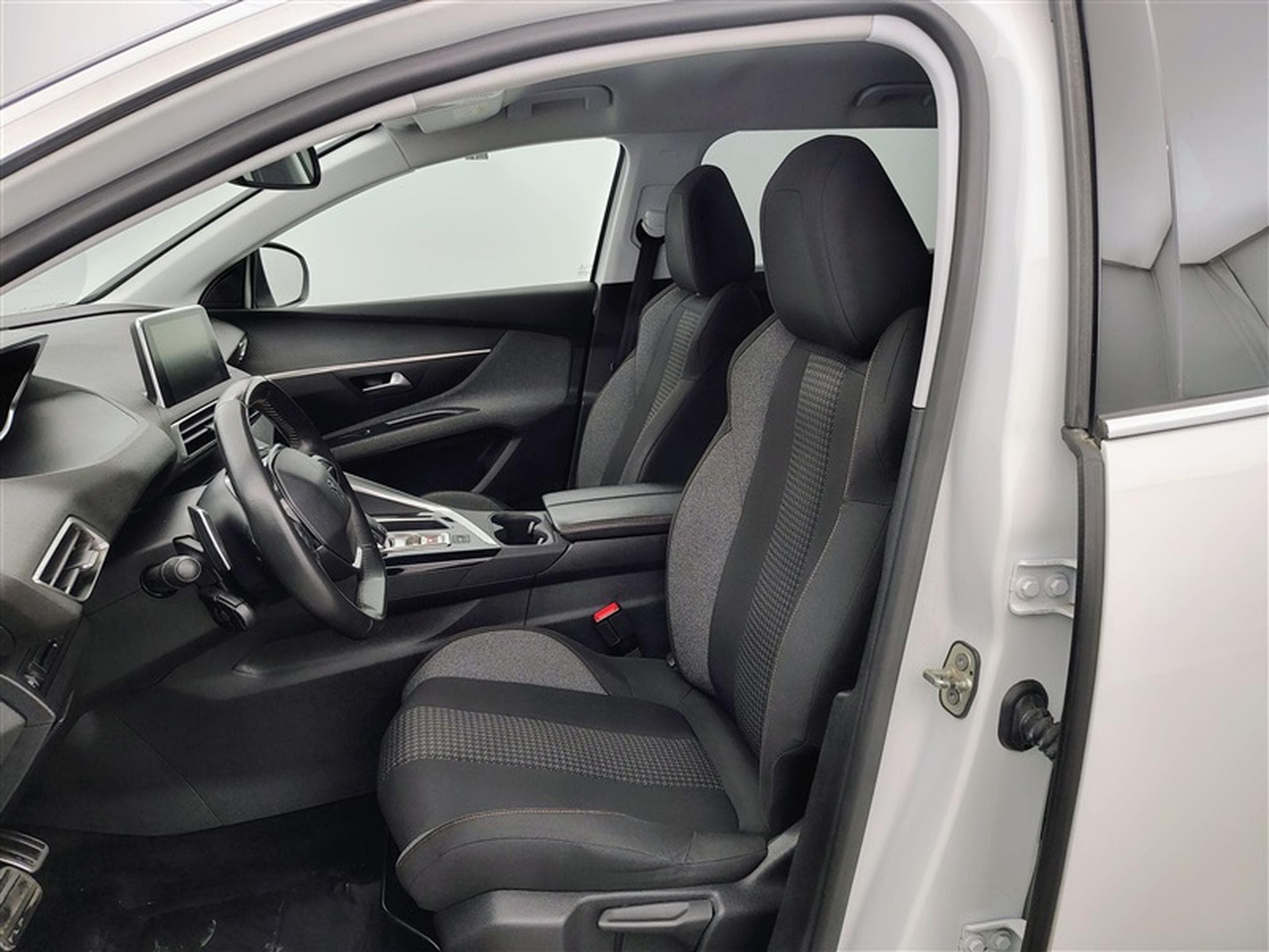 Peugeot 5008 1.2 PureTech Active Pack°NAV°CARPLAY°PDC°JA17 (2020) - Foto 7