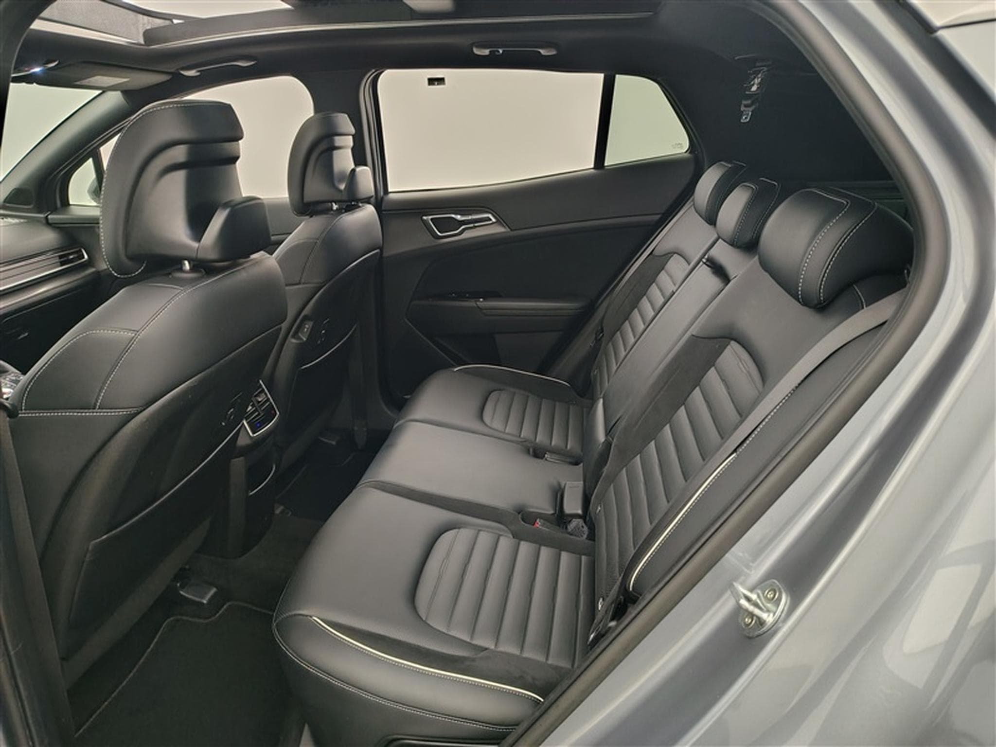 Kia Sportage 1.6 T-GDi MHEV GT Line DCT CAM 360°/CARPLAY/NAVI (2022) - Foto 12