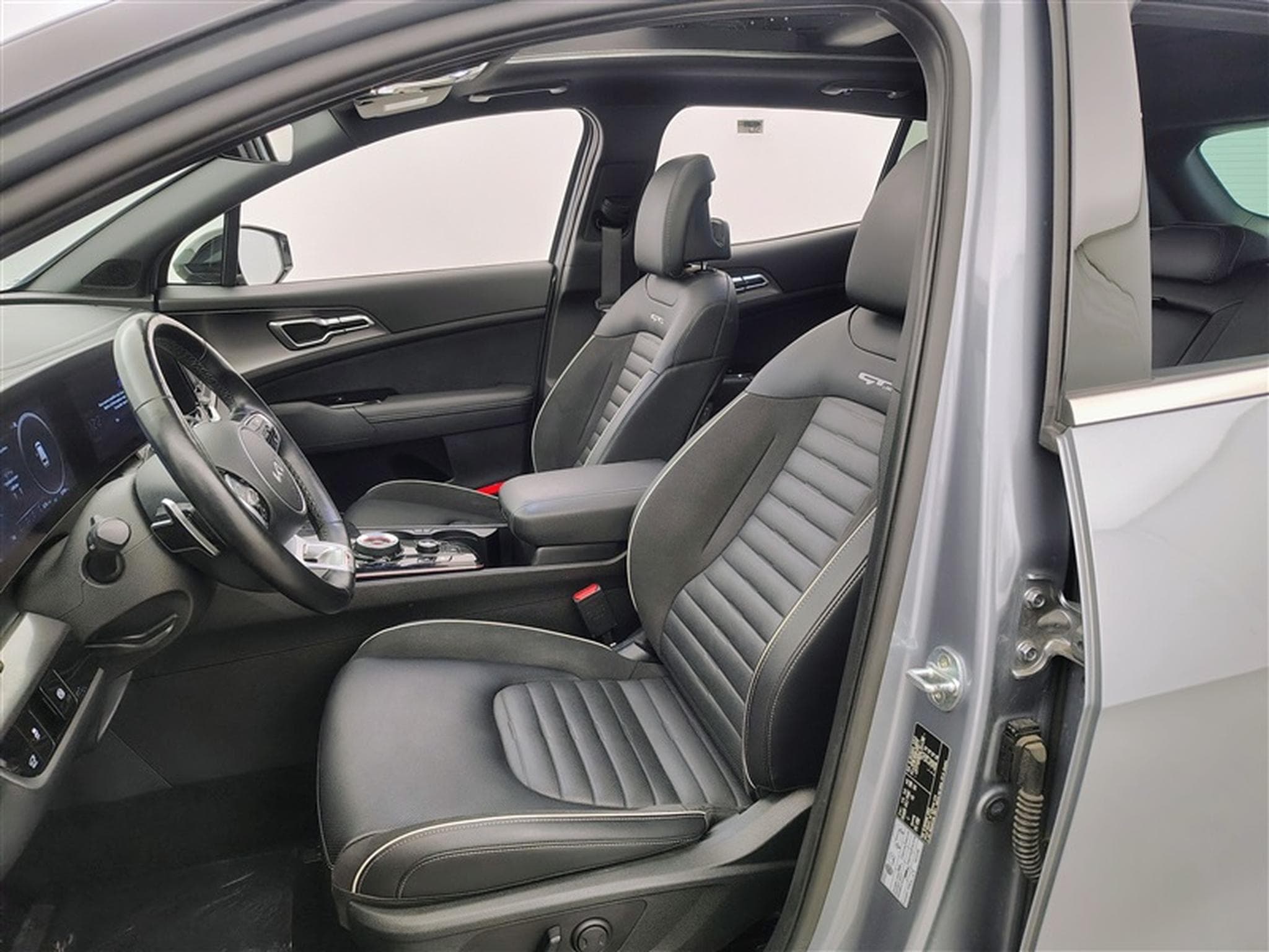 Kia Sportage 1.6 T-GDi MHEV GT Line DCT CAM 360°/CARPLAY/NAVI (2022) - Foto 7