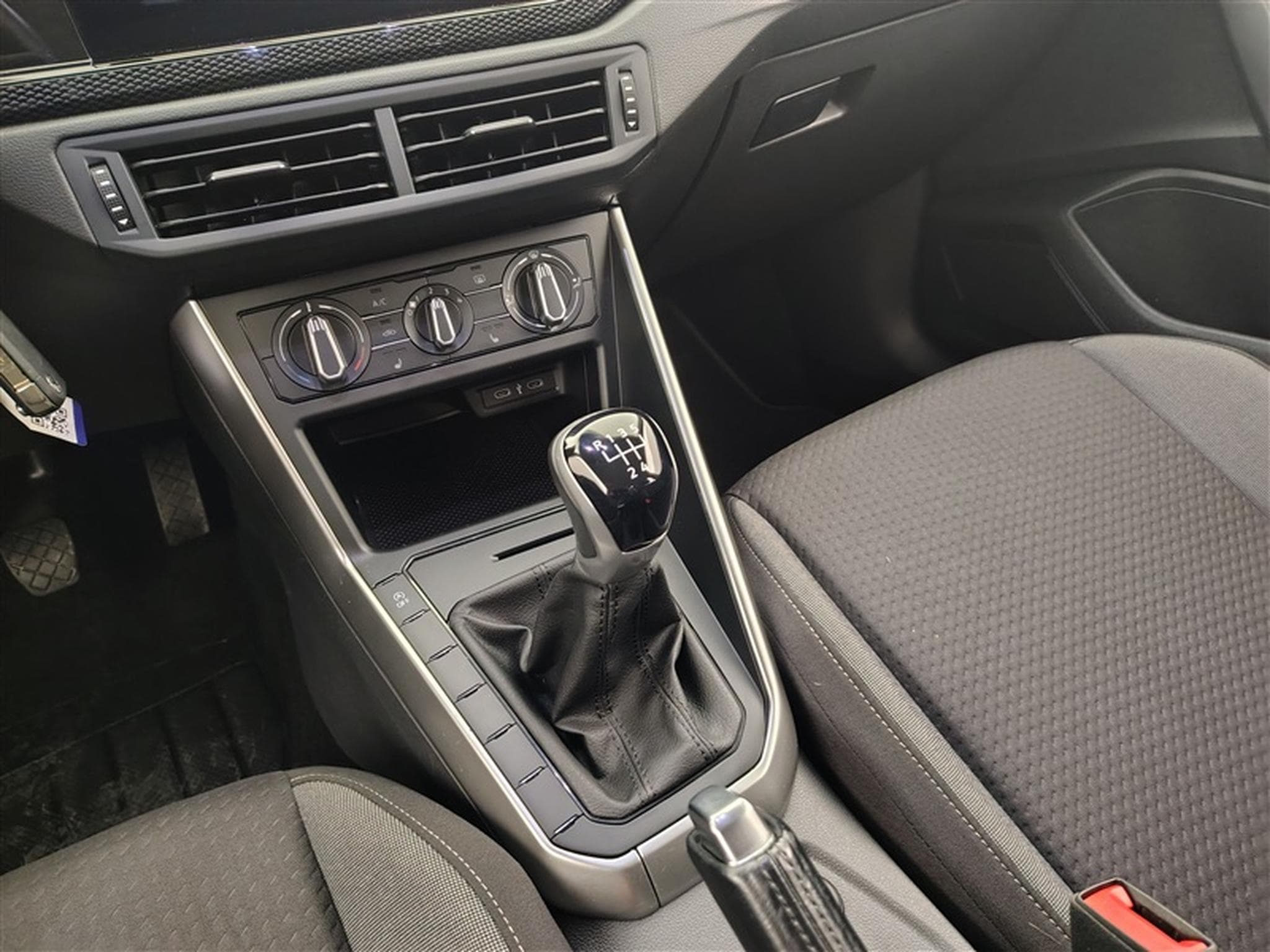 VW Taigo 1.0 TSI Life *CARPLAY/FULL LED/CAMERA/JA16* (2023) - Foto 12