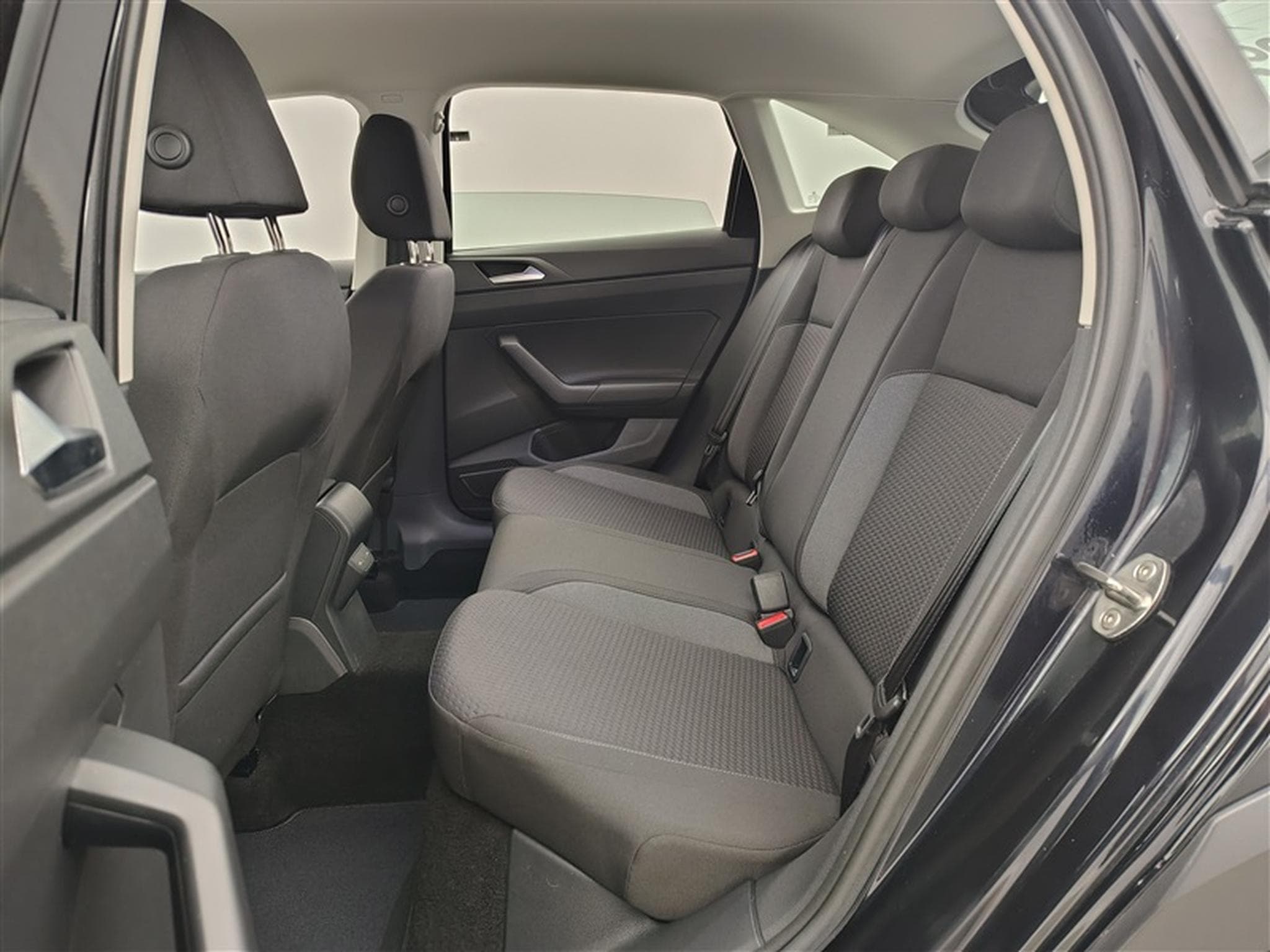 VW Taigo 1.0 TSI Life *CARPLAY/FULL LED/CAMERA/JA16* (2023) - Foto 13