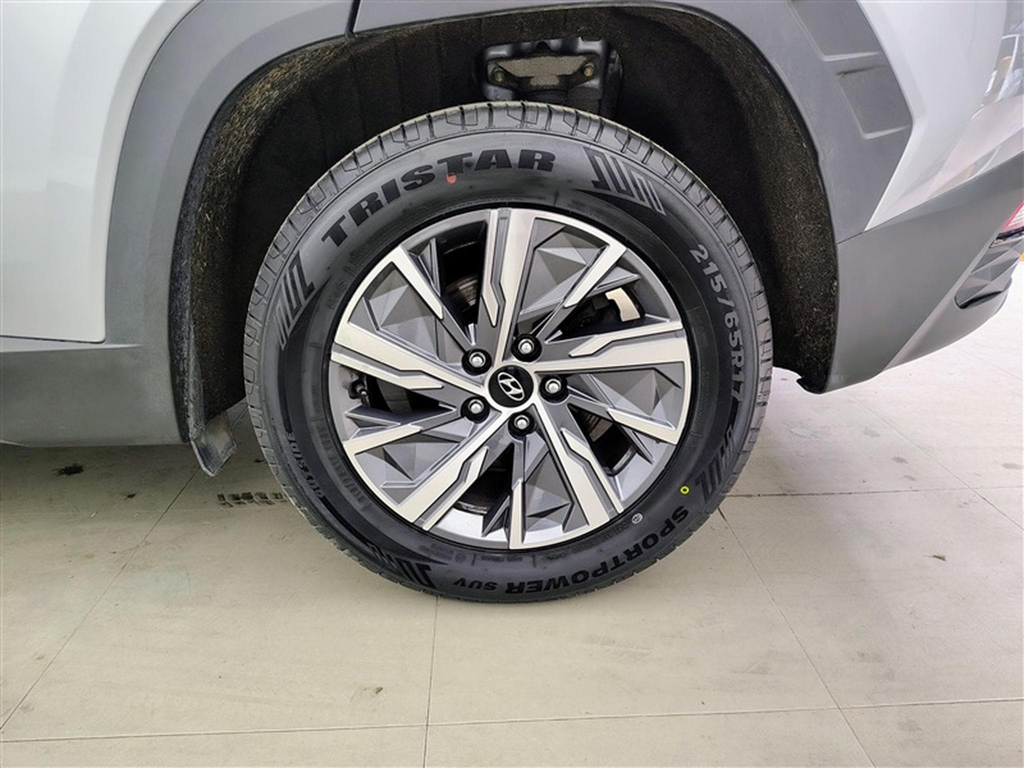 Hyundai Tucson 1.6 CRDi MHEV Feel DCT (2024) - Foto 6