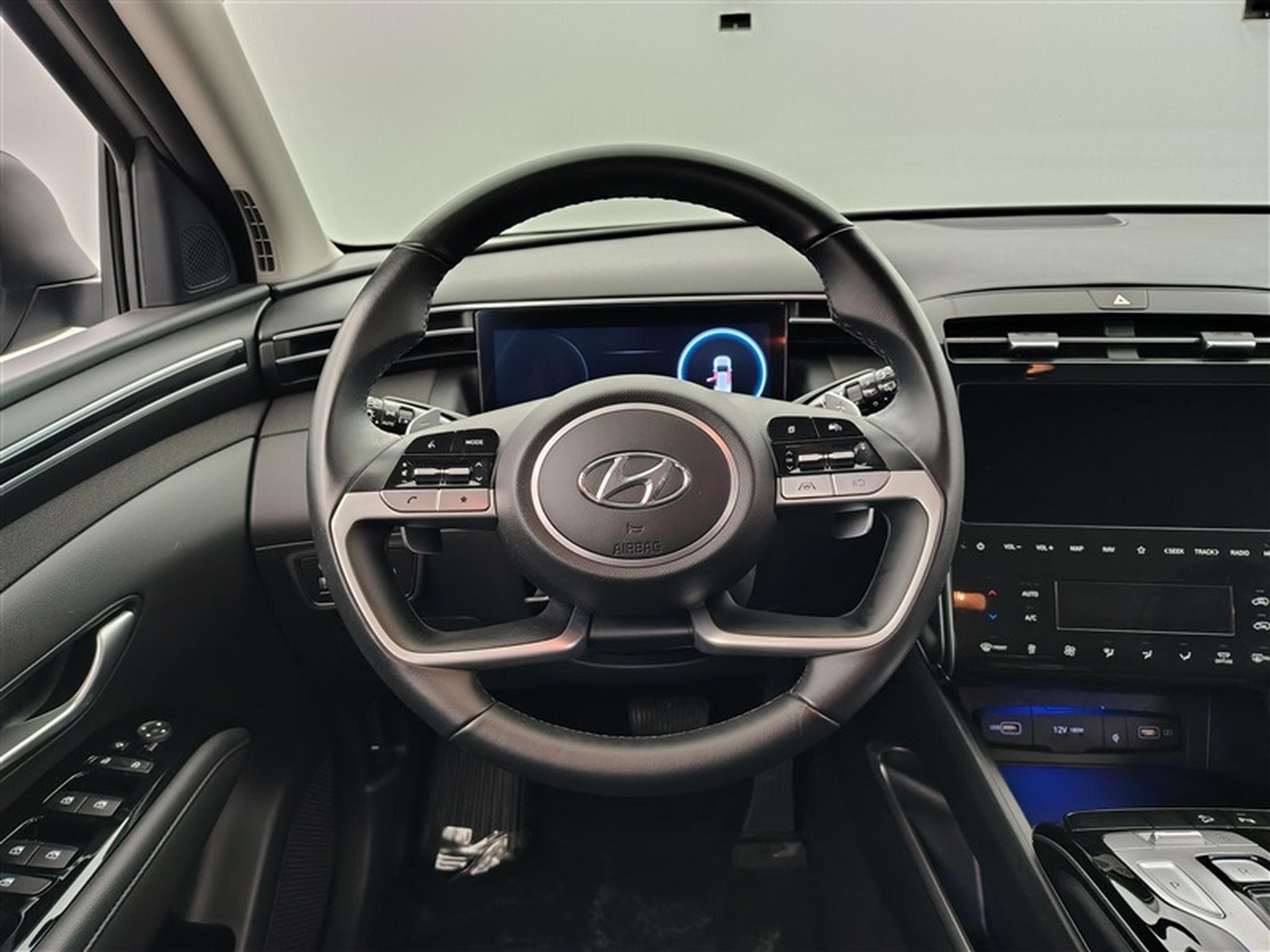 Hyundai Tucson 1.6 CRDi MHEV Feel DCT (2024) - Foto 9