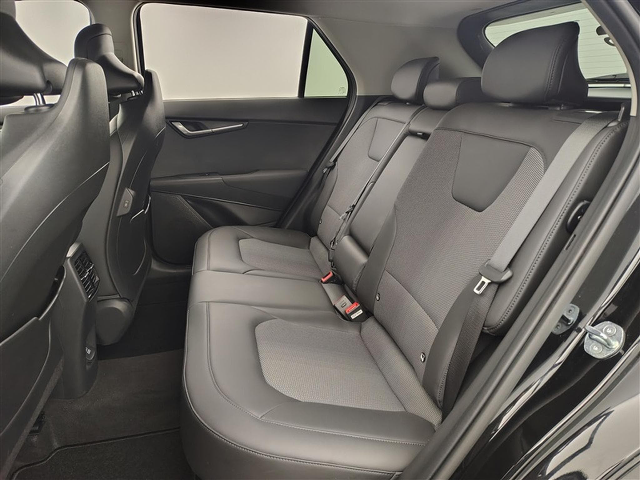 Kia Niro HEV 1.6 GDi Pulse DCT NAVI / FULL LED / S-CUIR (2023) - Foto 12