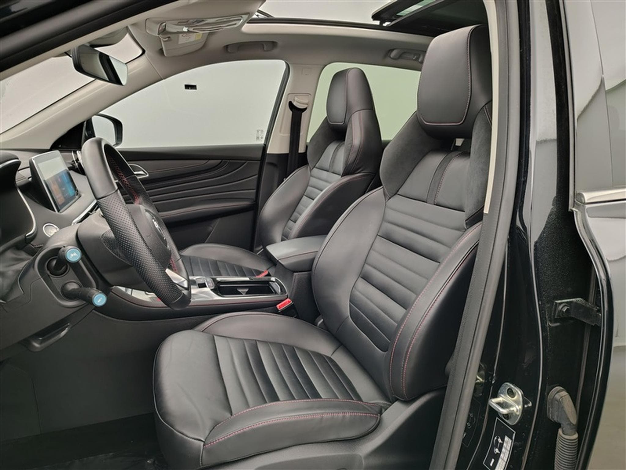 MG HS 1.5 T-GDi 160cv Luxury NAVI / FULL LED / CUIR / TOIT PANO (2023) - Foto 7