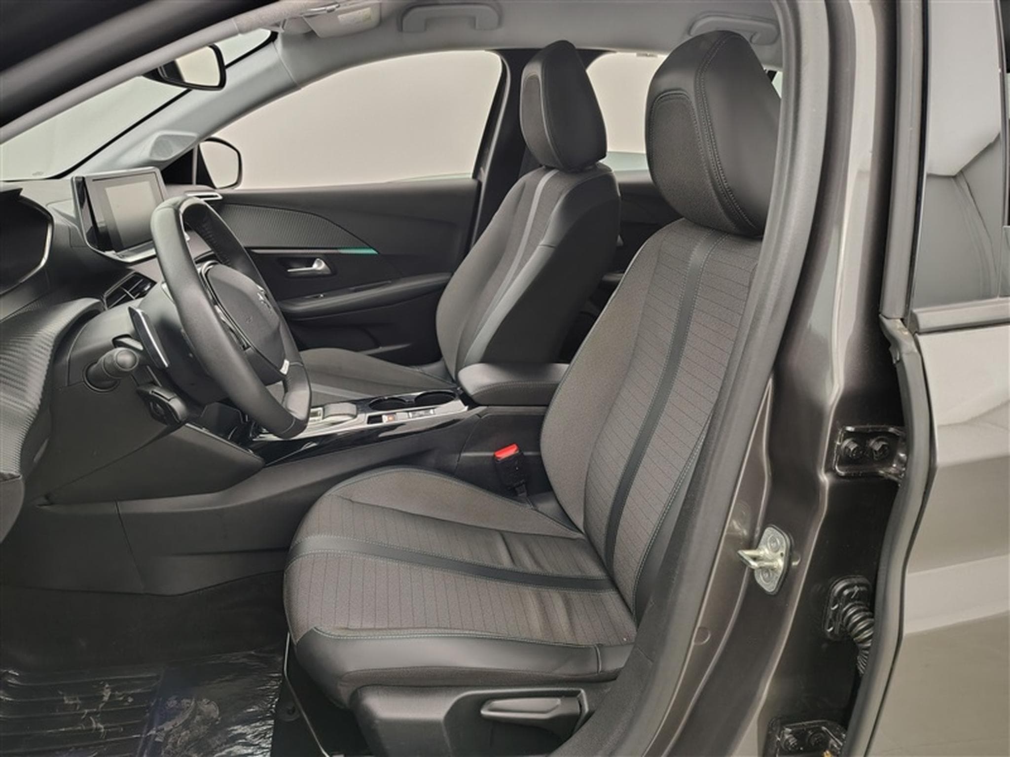 Peugeot 208 1.2i PureTech 100Cv EAT8 Allure NAVI / CARPLAY / CAMERA (2022) - Foto 7