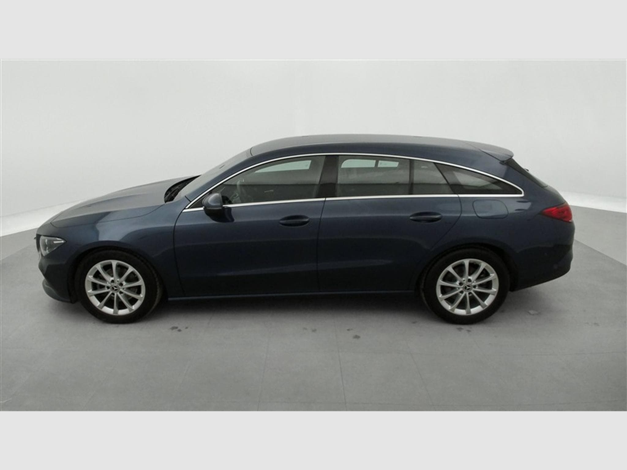 Mercedes CLA 180 180 SB Business Line NAVI/FULL LED/JA17 (2022) - Foto 3