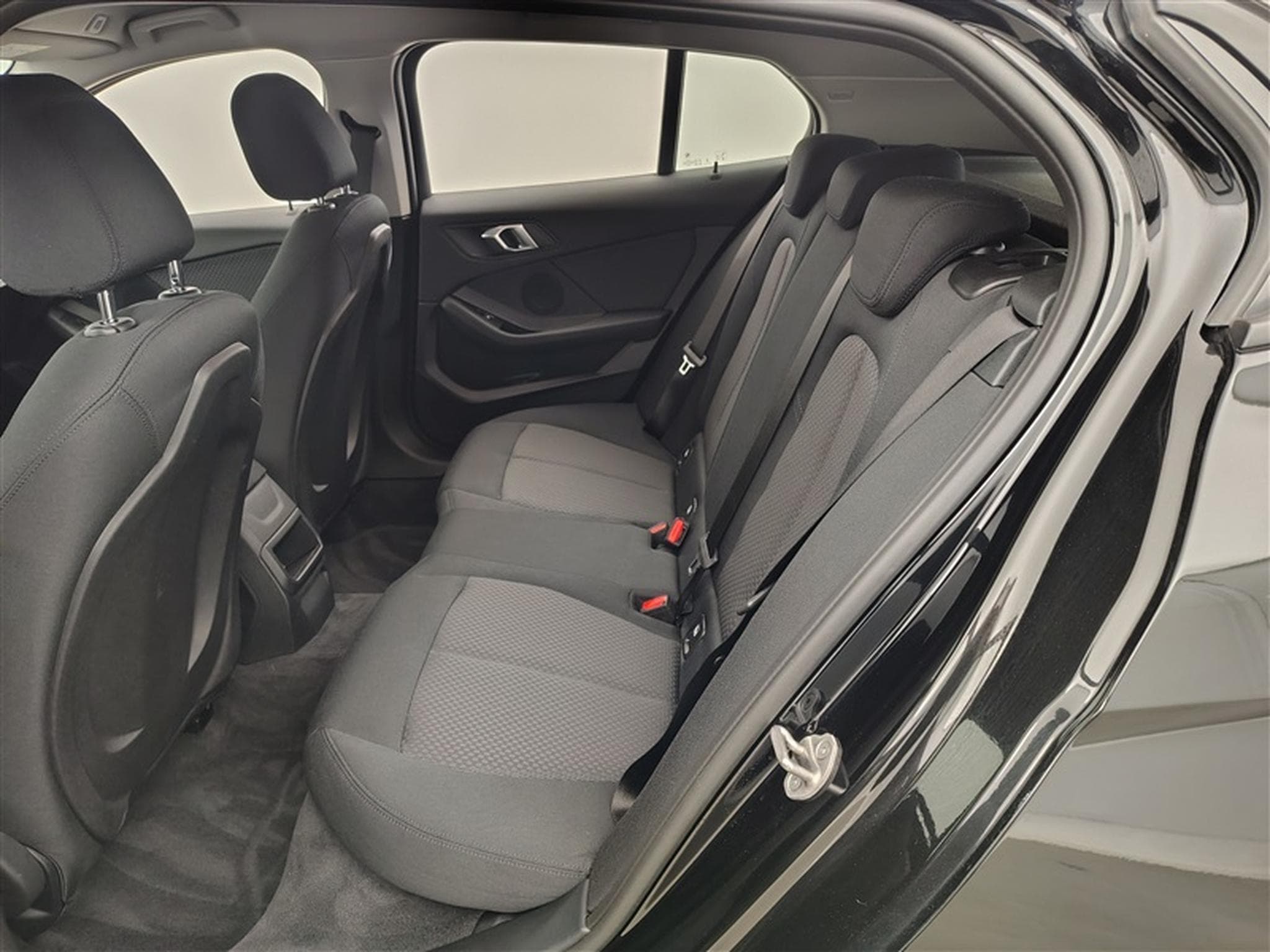 BMW 116 i  Navi Cockpit / Led / PDC av+ar (2023) - Foto 13