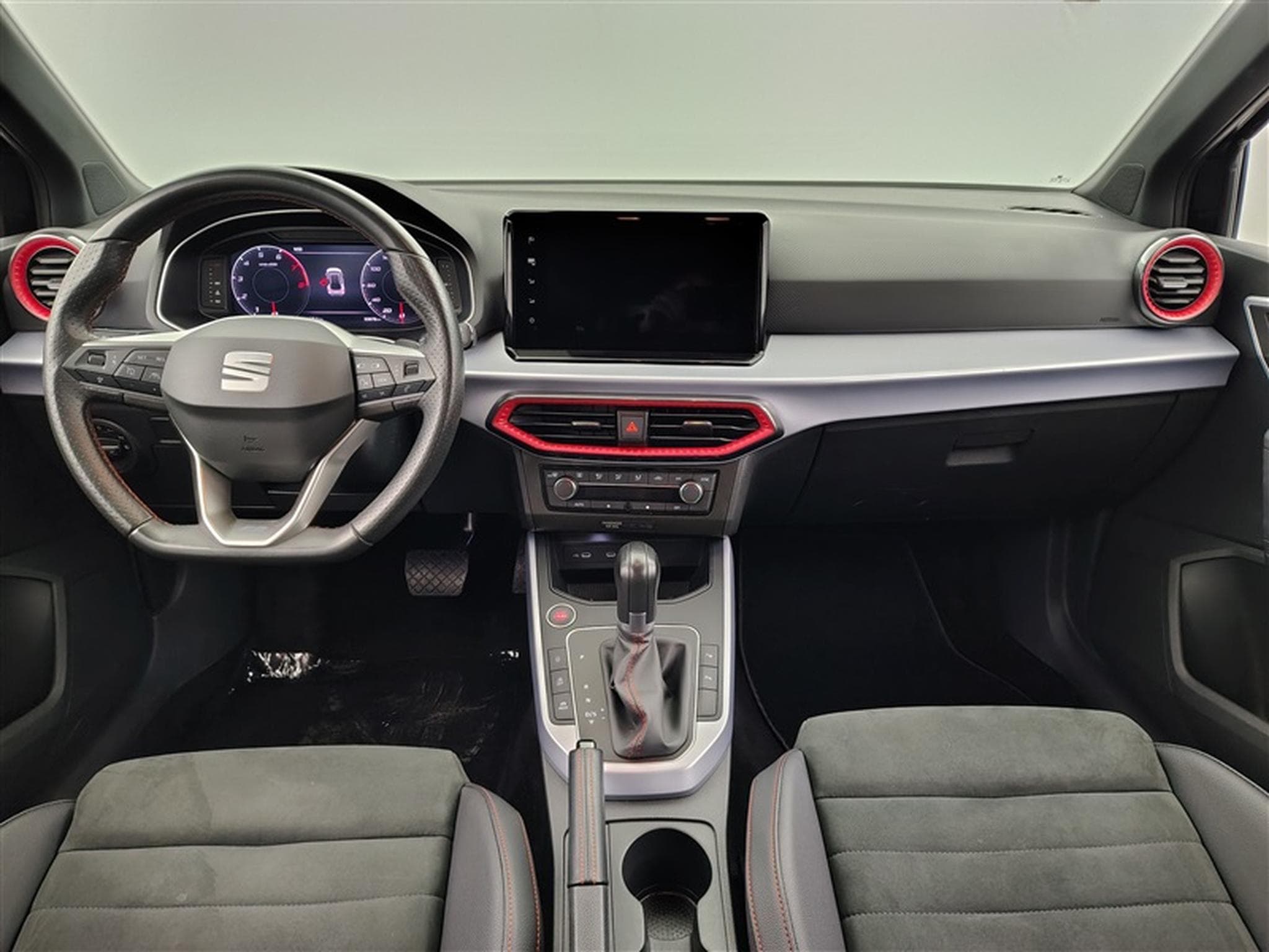Seat Arona 1.5 TSI 150Cv DSG FR S-CUIR / NAVI / CARPLAY / CAMERA (2024) - Foto 8