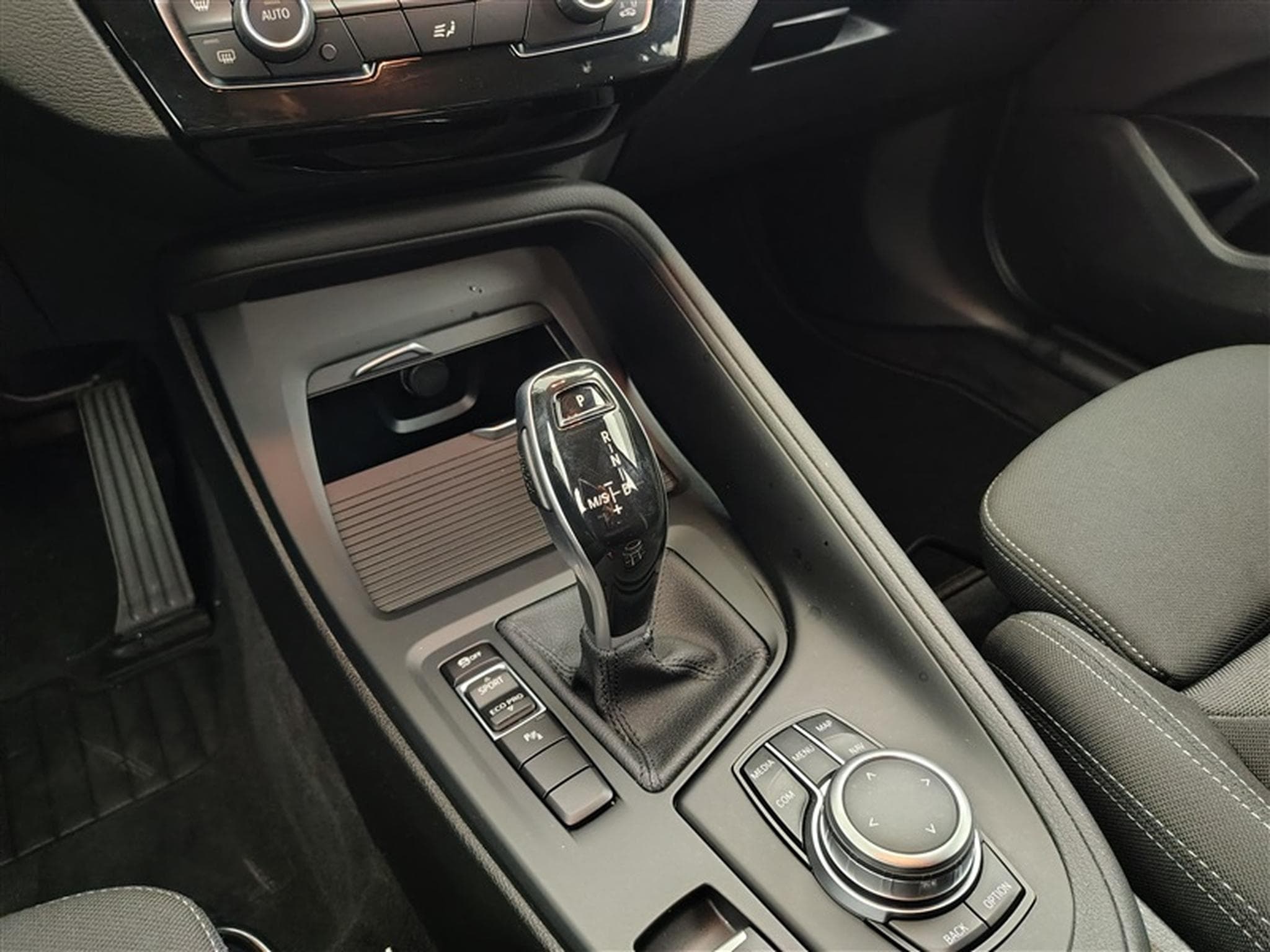 BMW X1 1.5 dA sDrive16 NAVI PRO / CLIM / PDC AV-AR (2022) - Foto 12