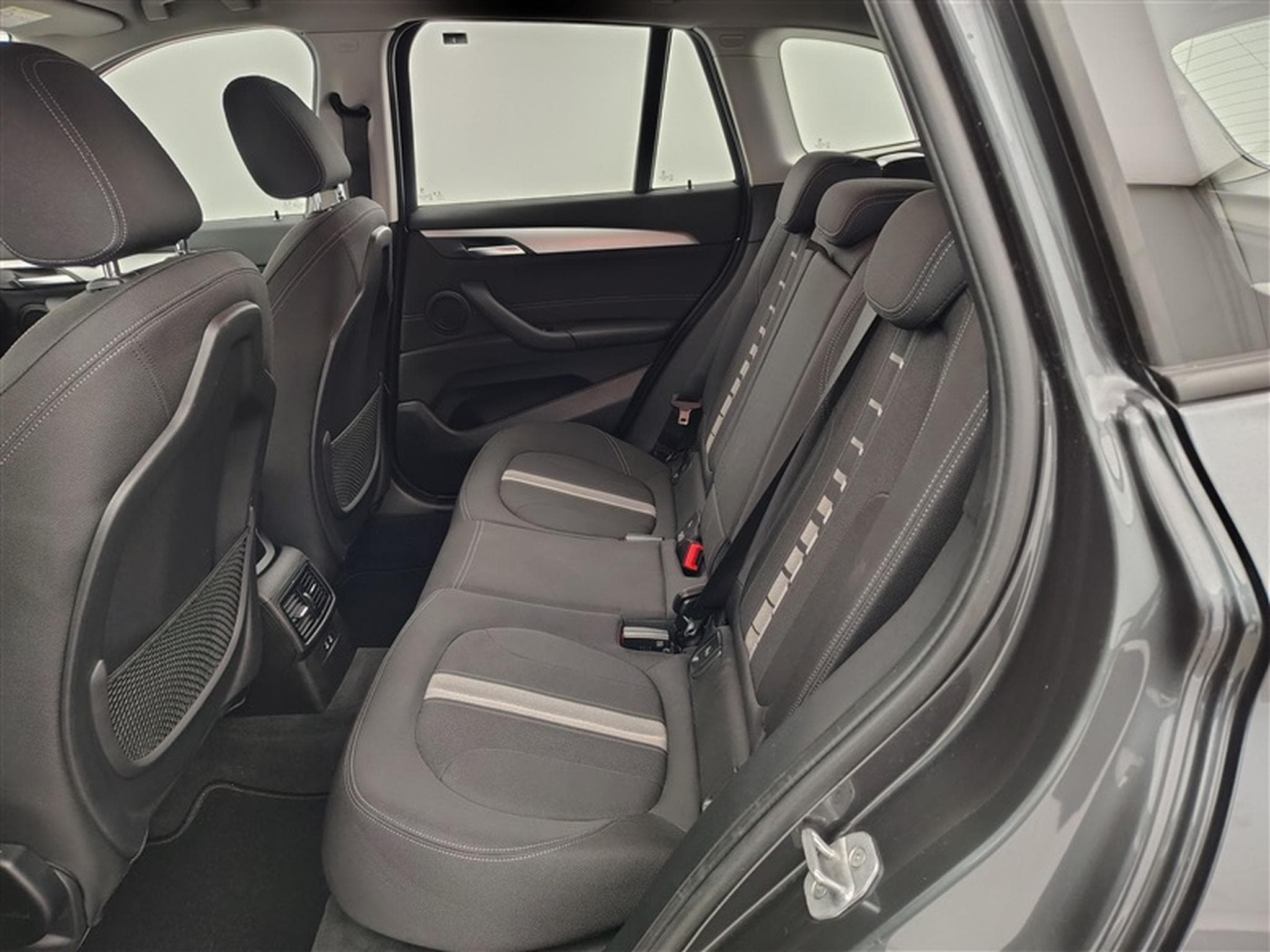 BMW X1 1.5 dA sDrive16 NAVI PRO / CLIM / PDC AV-AR (2022) - Foto 13