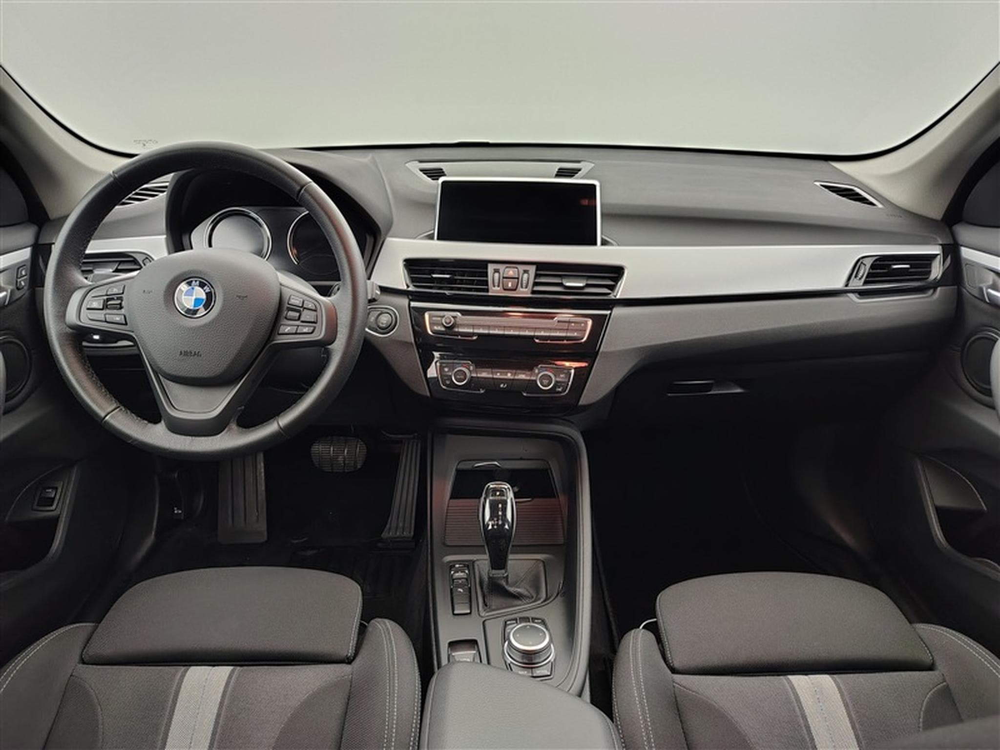 BMW X1 1.5 dA sDrive16 NAVI PRO / CLIM / PDC AV-AR (2022) - Foto 8