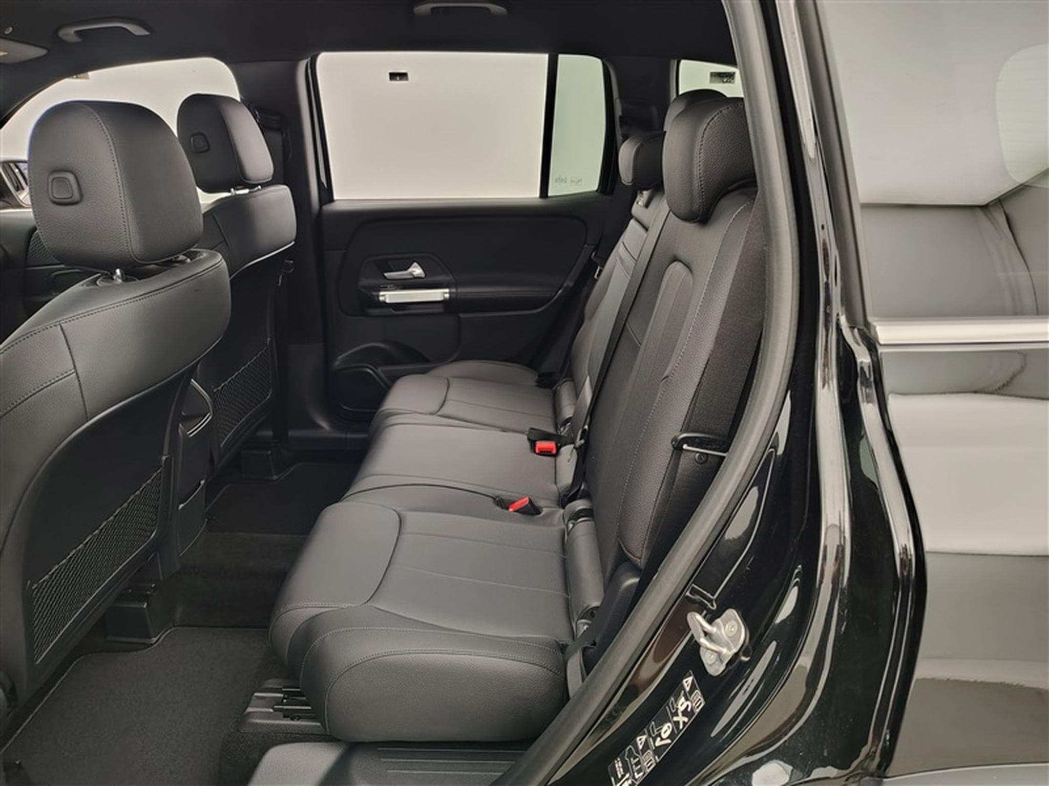 Mercedes GLB 180 GLB 180 d Luxury Line 7P/CUIR/NAVI/FULL LED/JA18 (2024) - Foto 13