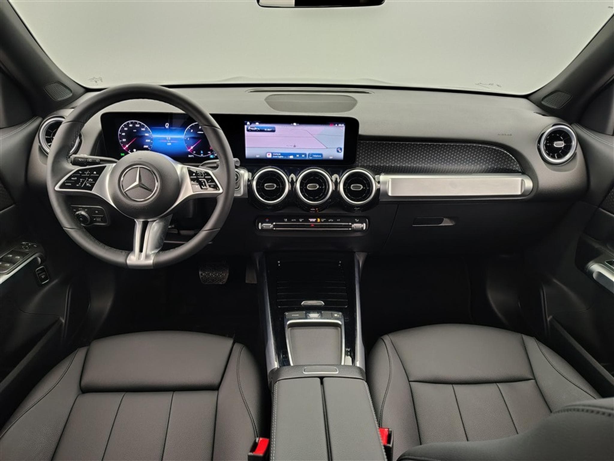 Mercedes GLB 180 GLB 180 d Luxury Line 7P/CUIR/NAVI/FULL LED/JA18 (2024) - Foto 8