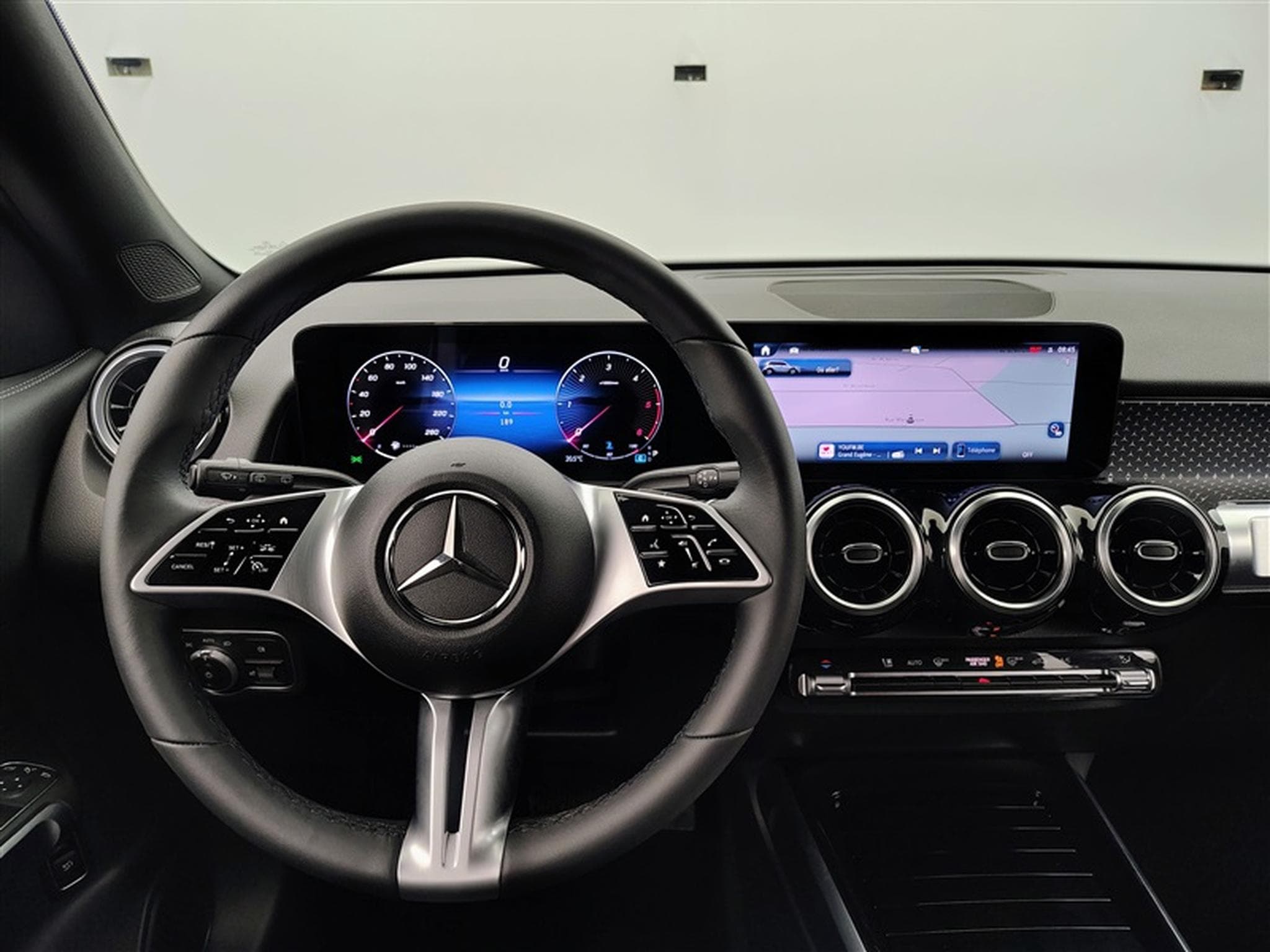 Mercedes GLB 180 GLB 180 d Luxury Line 7P/CUIR/NAVI/FULL LED/JA18 (2024) - Foto 9