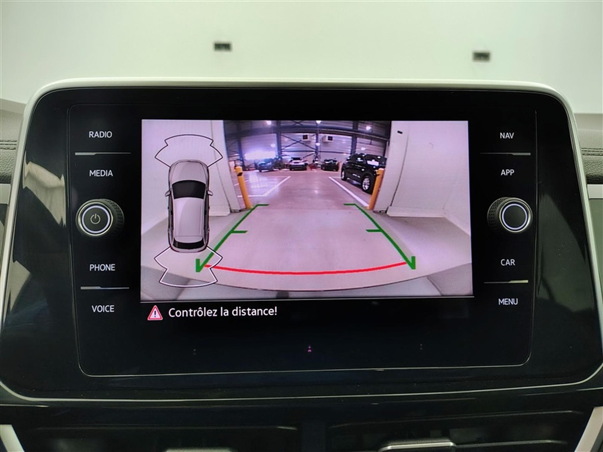 VW T-Roc 1.5 TSI 150cv DSG R-Line CARPLAY / FULL LED / KEYLESS / CAM (2022) - Foto 18