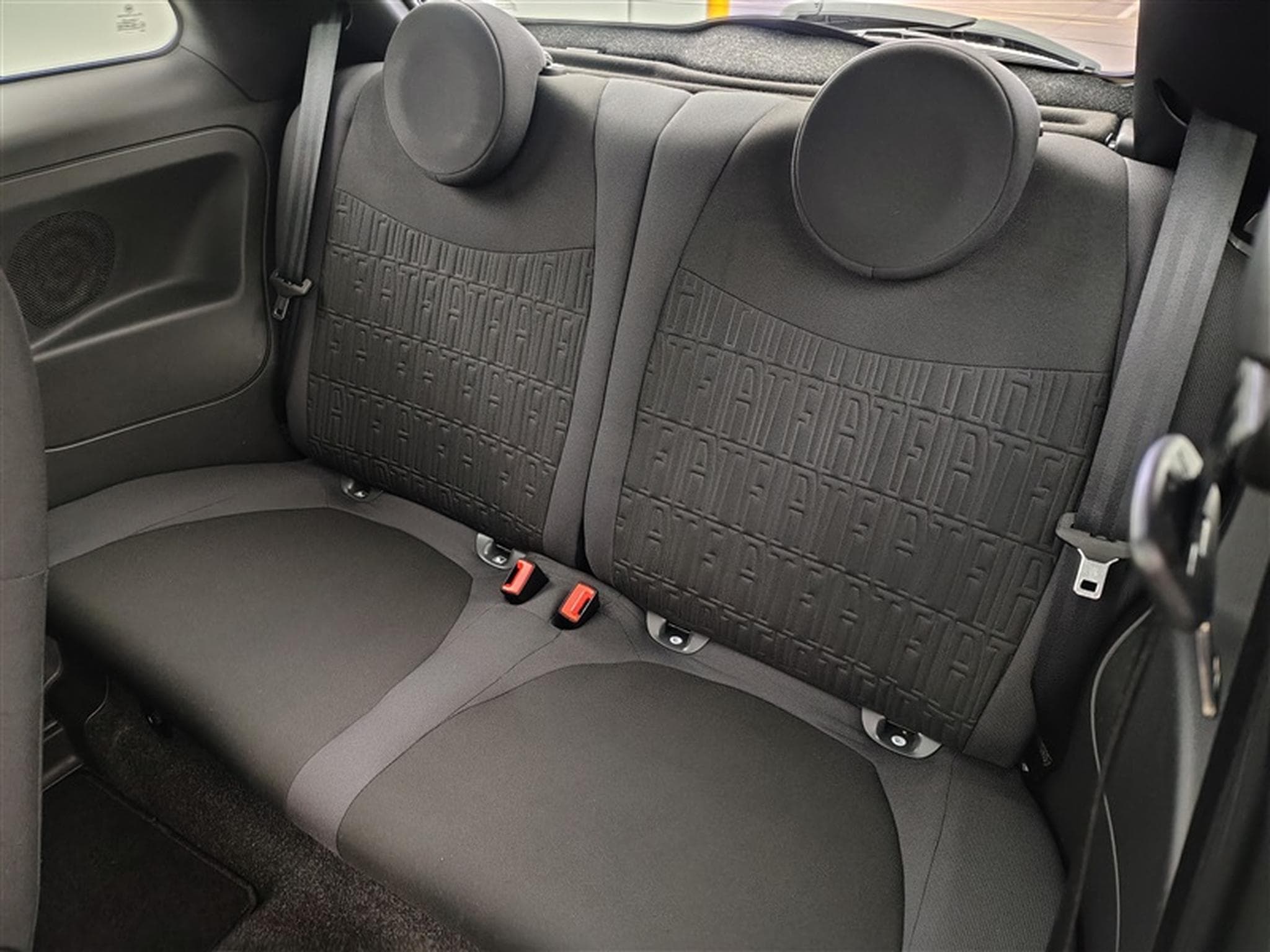 Fiat 500 1.0i MHEV Cult Limited CARPLAY / PANO / JA (2023) - Foto 13