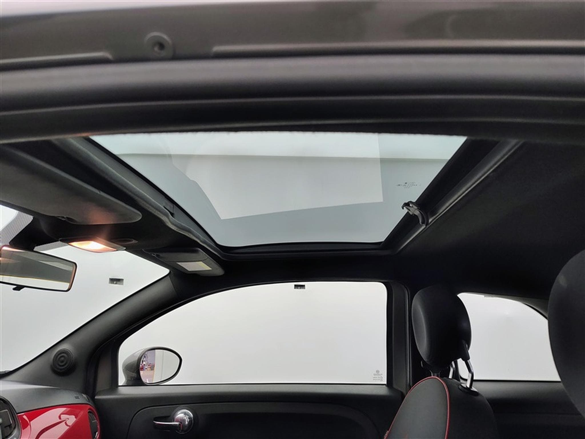 Fiat 500 1.0i MHEV Cult Limited CARPLAY / PANO / JA (2023) - Foto 17