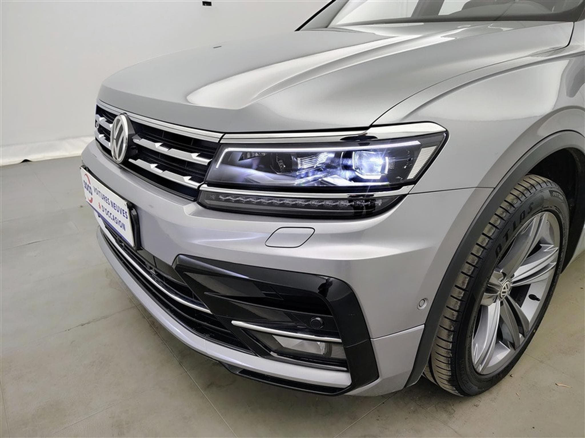 VW Tiguan 1.5 TSI IQ-Drive DSG ° R-LINE EXT ° NAV ° CAM ° JA 19" (2020) - Foto 15