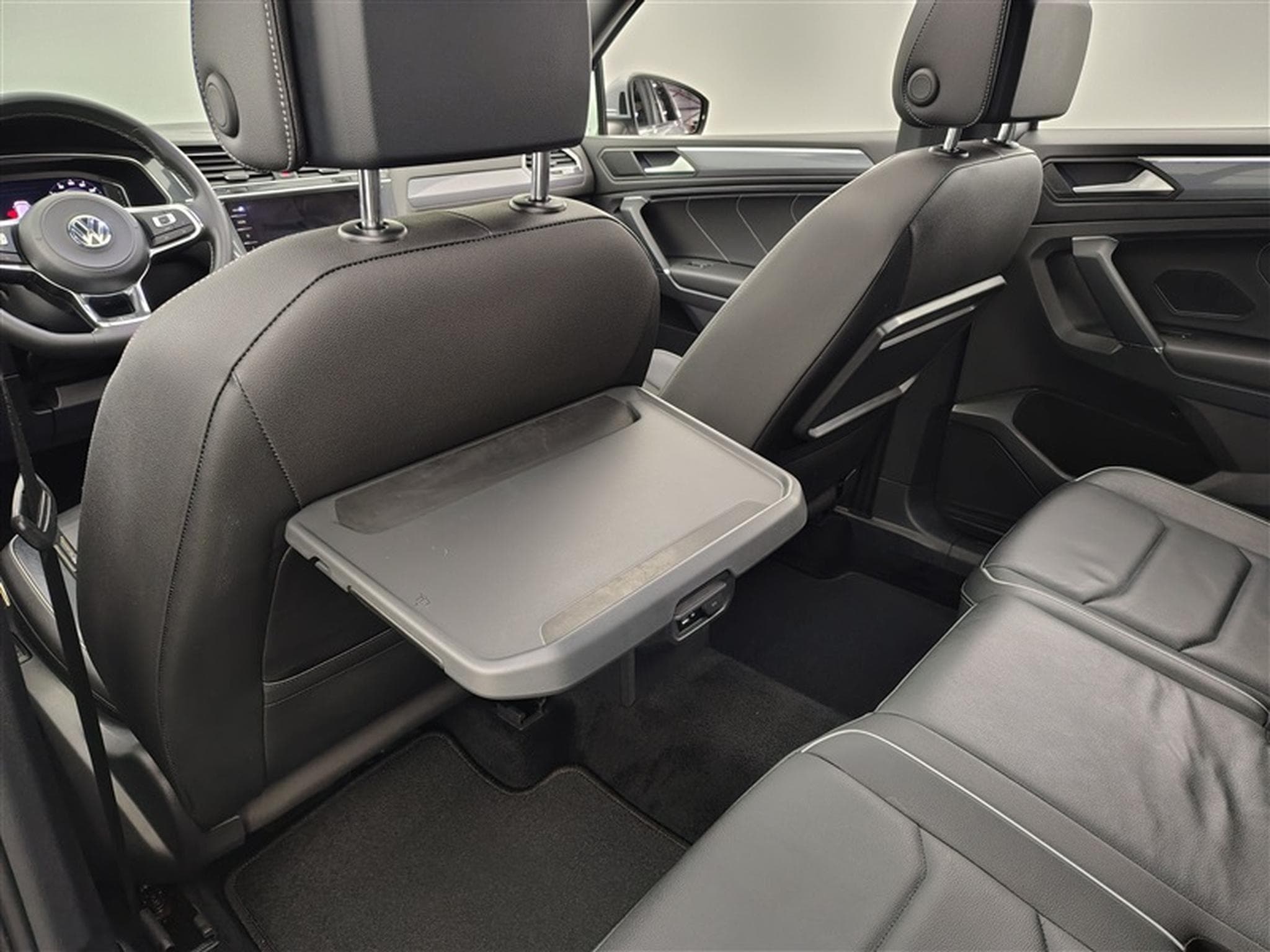 VW Tiguan 1.5 TSI IQ-Drive DSG ° R-LINE EXT ° NAV ° CAM ° JA 19" (2020) - Foto 20