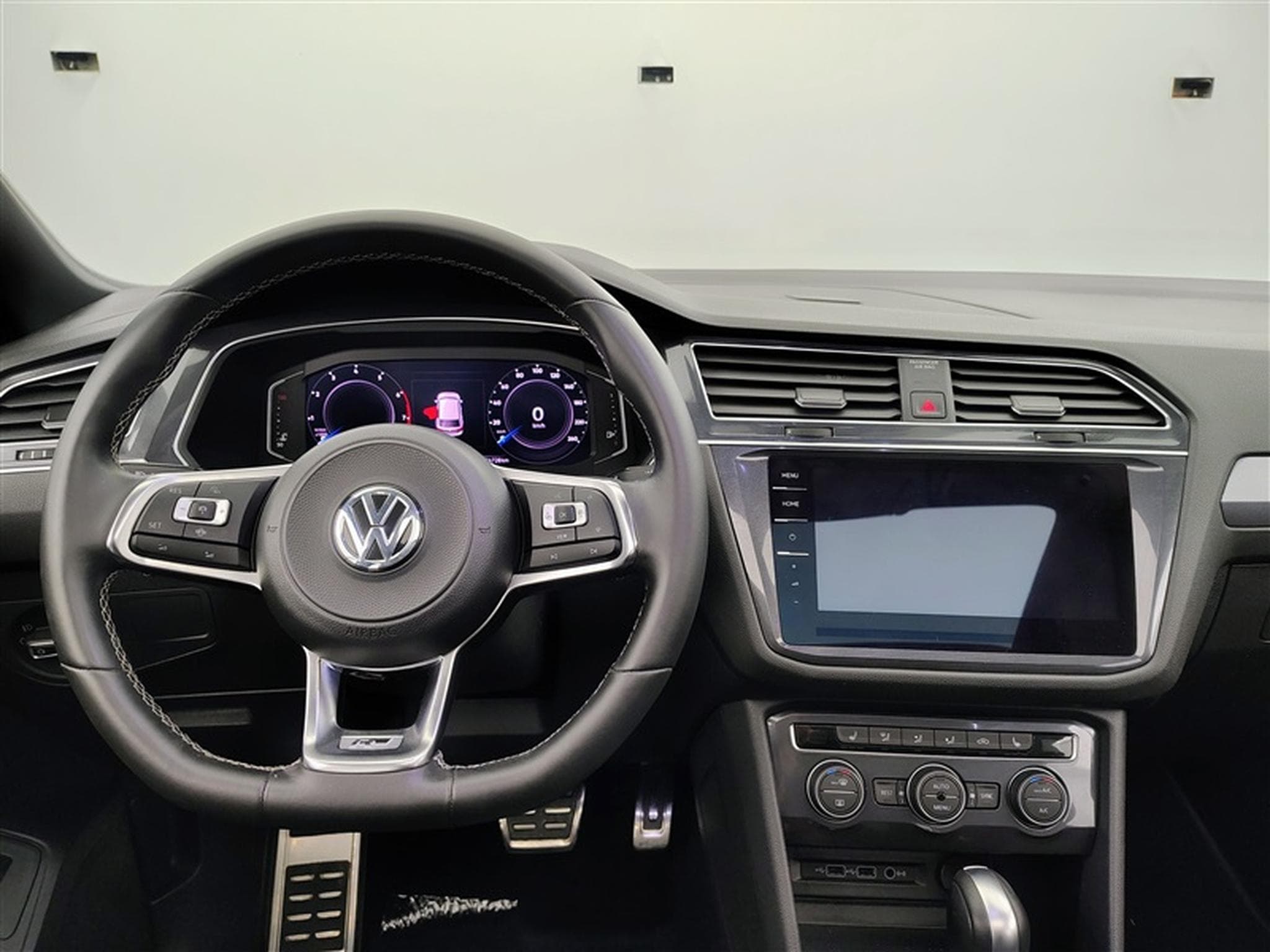 VW Tiguan 1.5 TSI IQ-Drive DSG ° R-LINE EXT ° NAV ° CAM ° JA 19" (2020) - Foto 9