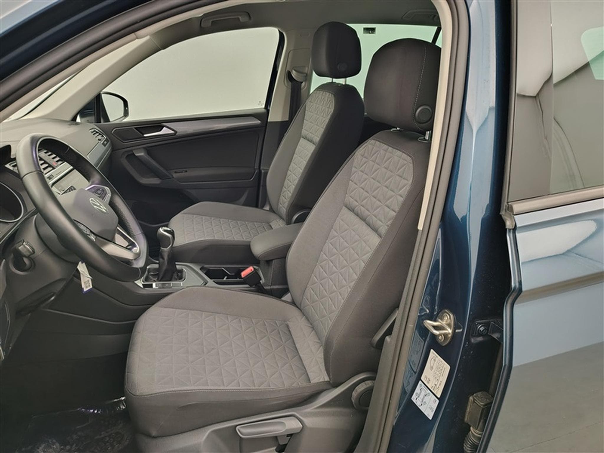 VW Tiguan 1.5 TSI Life NAVI/FULL LED/JA17/PDC (2022) - Foto 7
