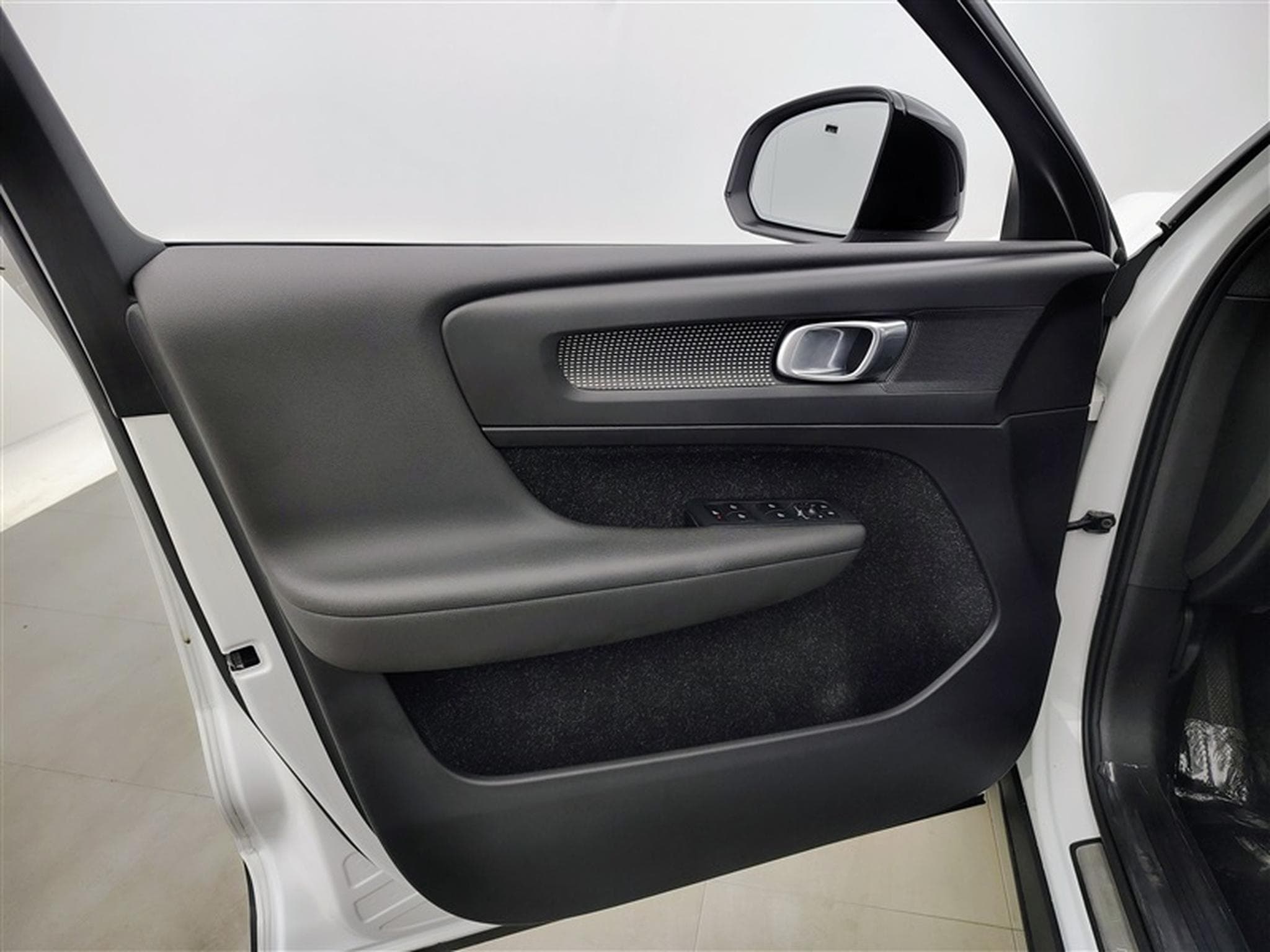 Volvo XC40 1.5 T3 R-Design NAVI / FULL LED / TOIT PANO /PDC AR / JA 18" (2019) - Foto 16