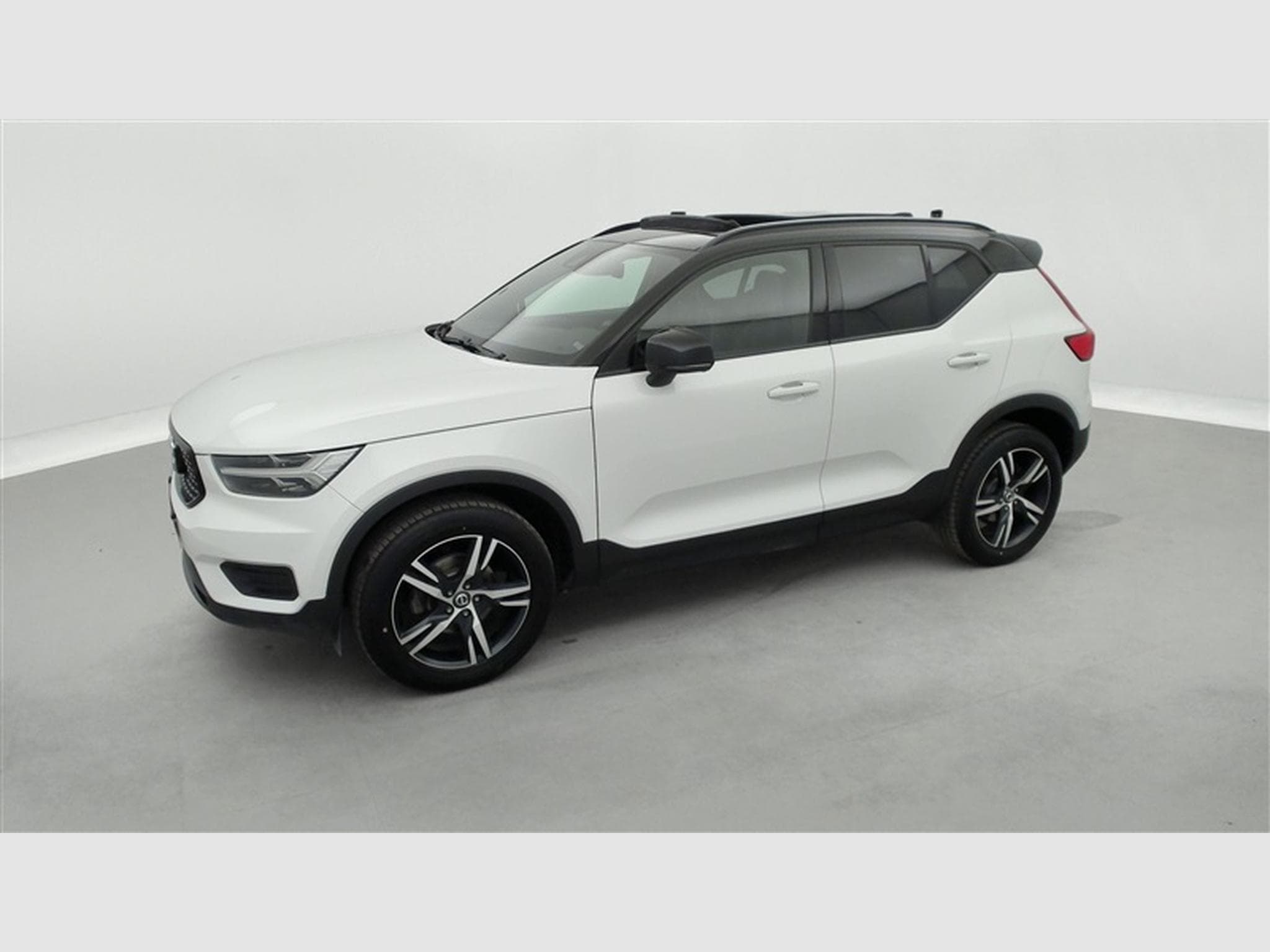 Volvo XC40 1.5 T3 R-Design NAVI / FULL LED / TOIT PANO /PDC AR / JA 18" (2019) - Foto 22