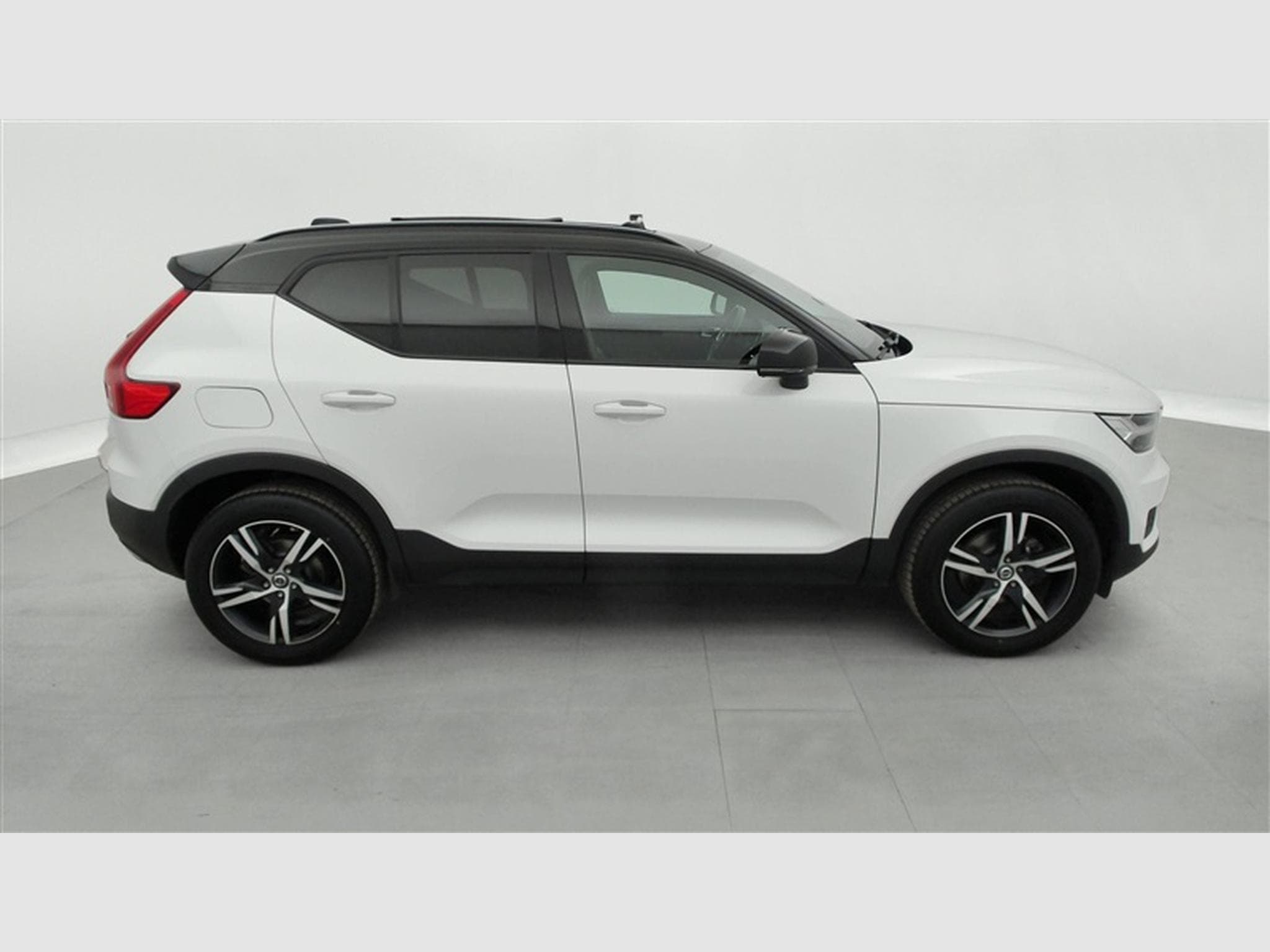 Volvo XC40 1.5 T3 R-Design NAVI / FULL LED / TOIT PANO /PDC AR / JA 18" (2019) - Foto 25