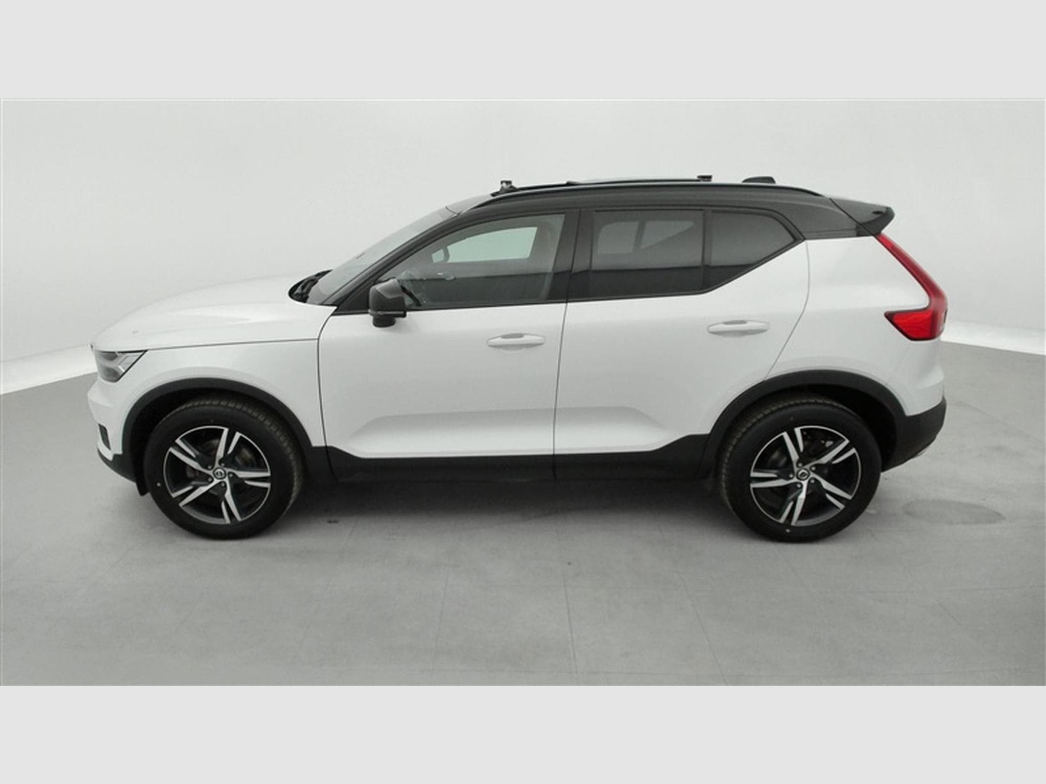 Volvo XC40 1.5 T3 R-Design NAVI / FULL LED / TOIT PANO /PDC AR / JA 18" (2019) - Foto 3