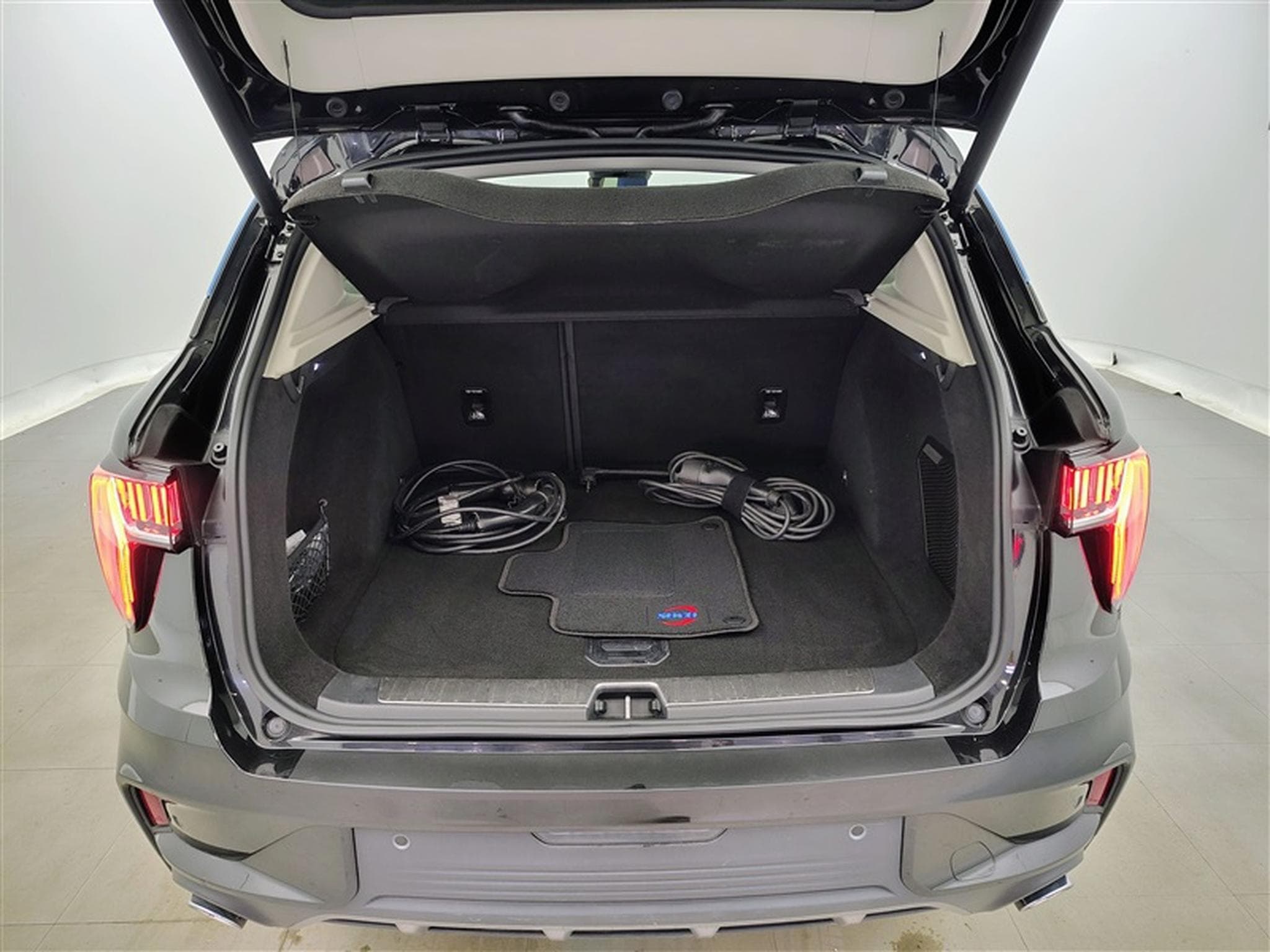 Lynk & Co 01 1.5 Turbo PHEV NAVI / FULL LED / PANO / CAMERA / ALU 20" (2023) - Foto 14